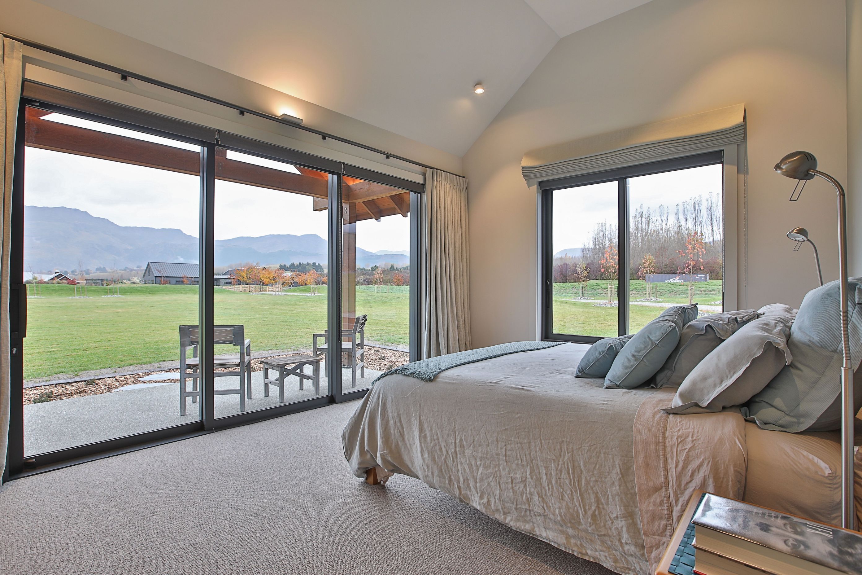 Dalefield Home in the Meadow