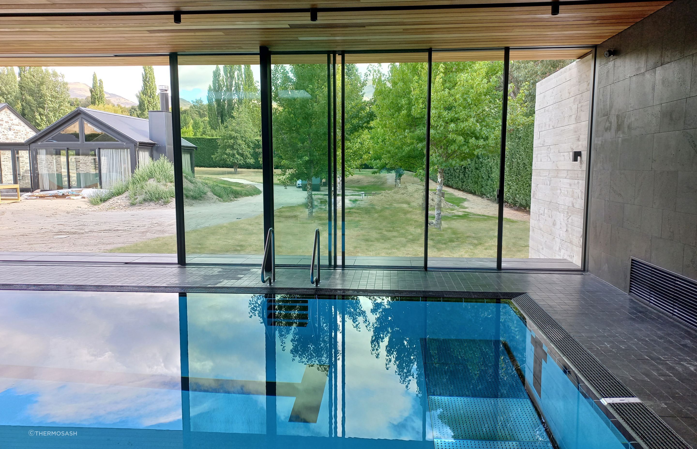 The-Pool-House-02.jpg