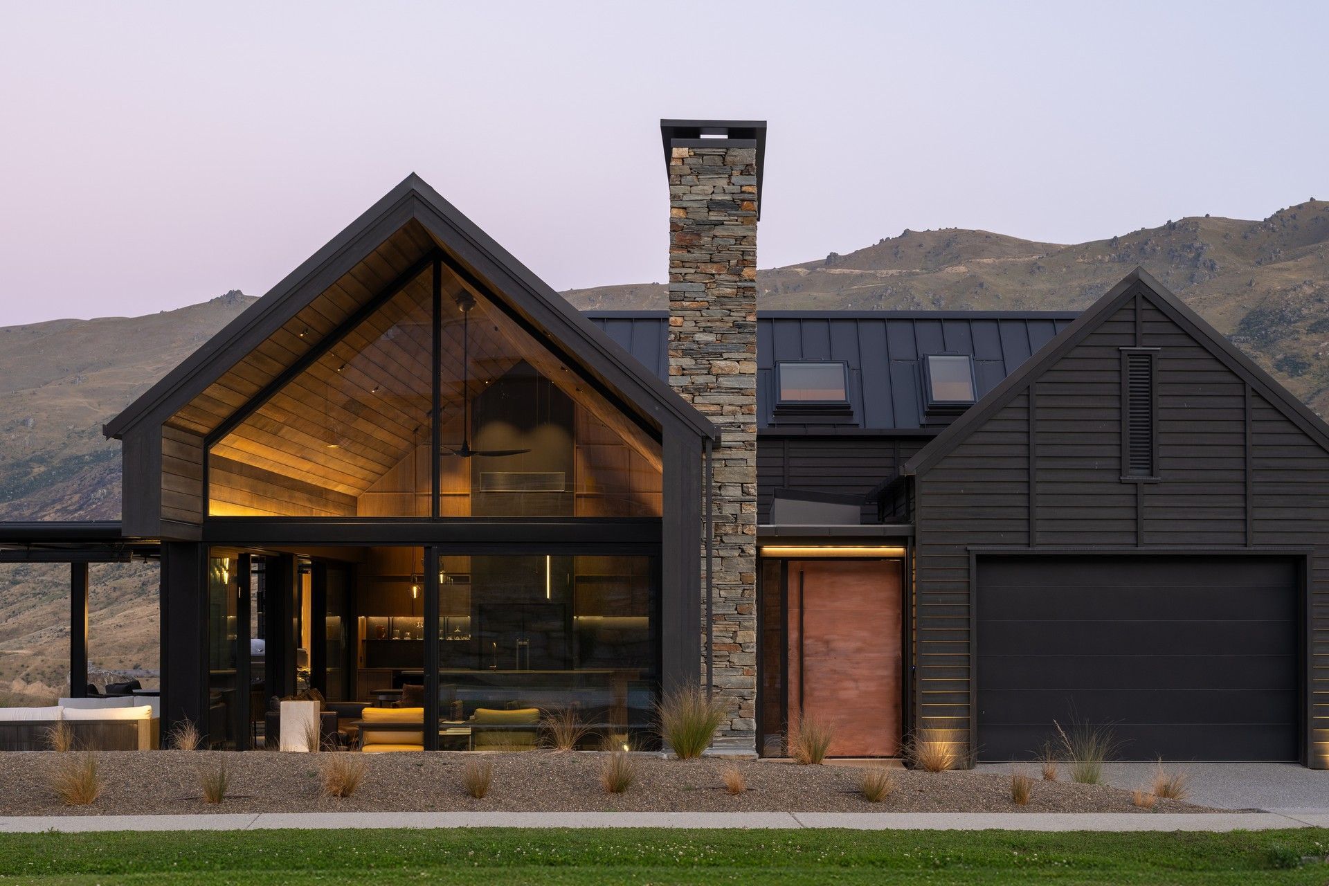 Tuhura-Lodge-Mt-Cardrona-Johnston-Architects-001-.jpg