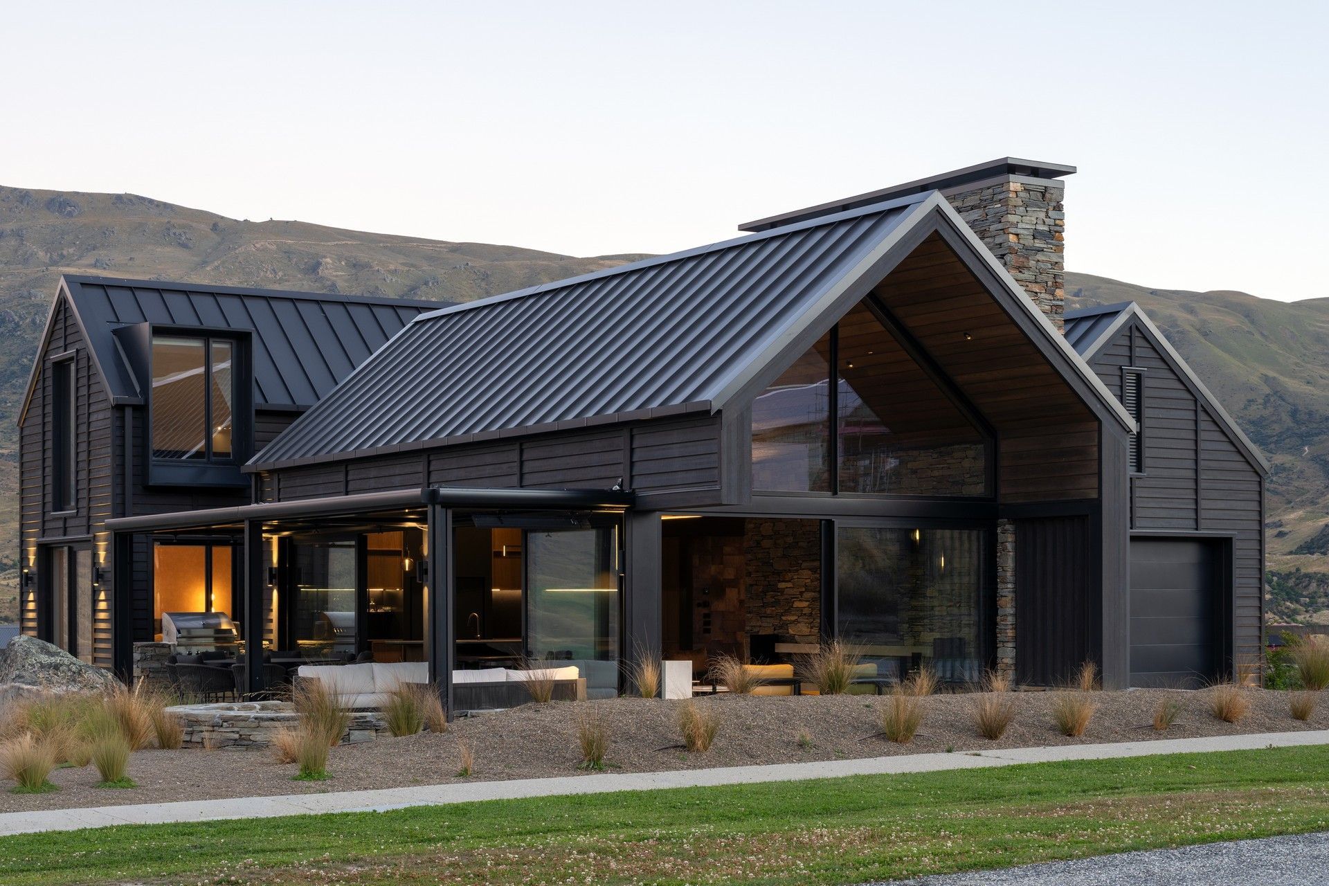 Tuhura-Lodge-Mt-Cardrona-Johnston-Architects-003-v2.jpg