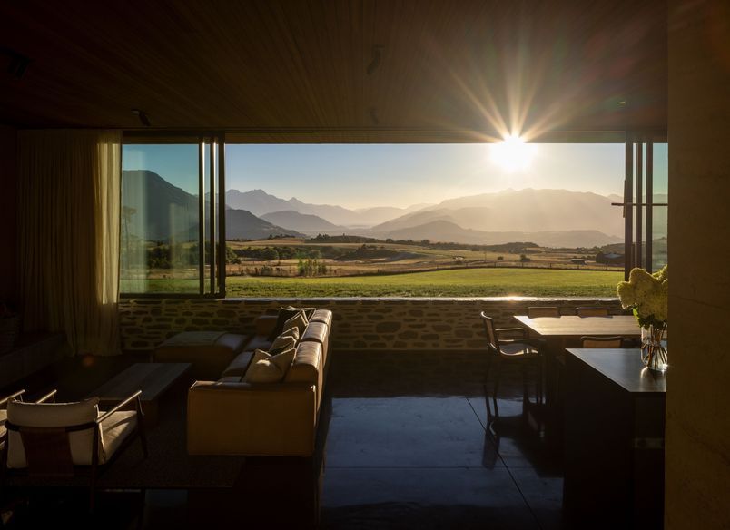 Crown Range Retreat