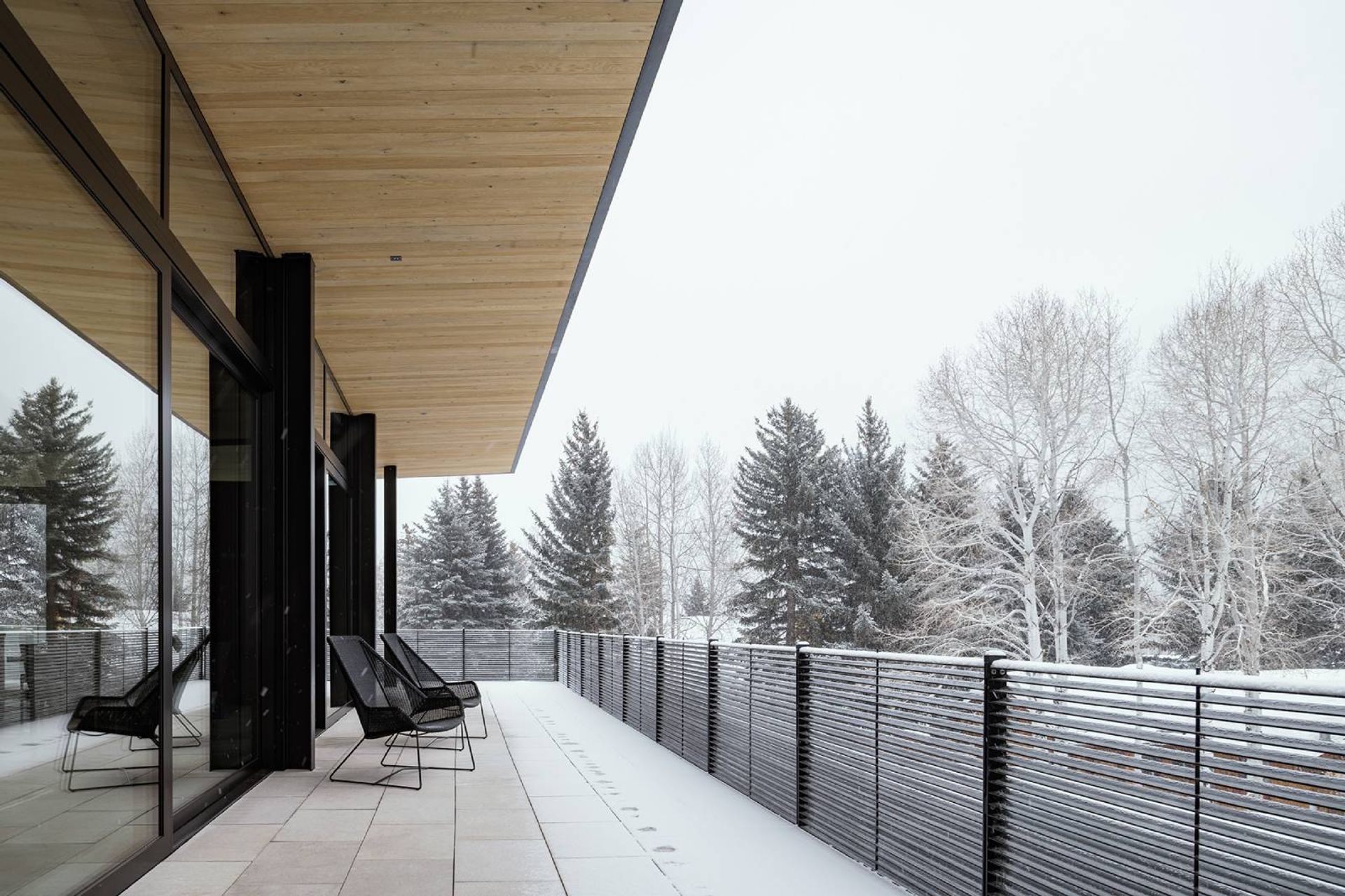 avalanche-chalet-image-03.jpg