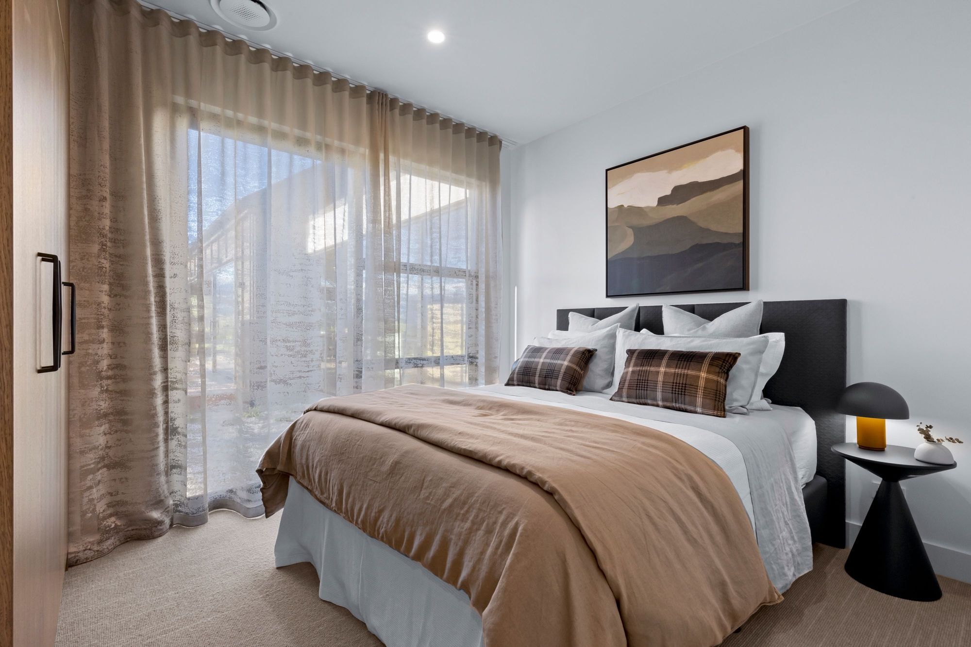 bed-linen-interior-designer.jpeg