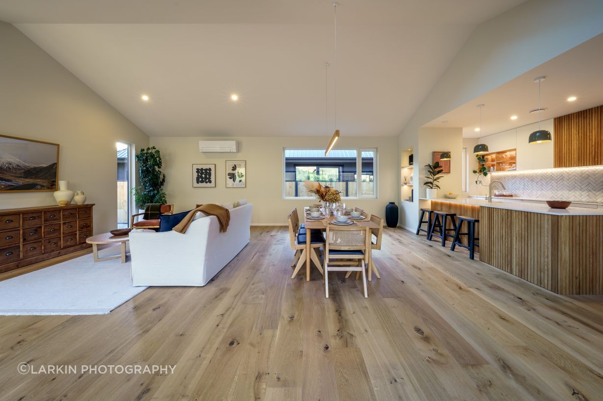 hanelys-dining-living.jpg