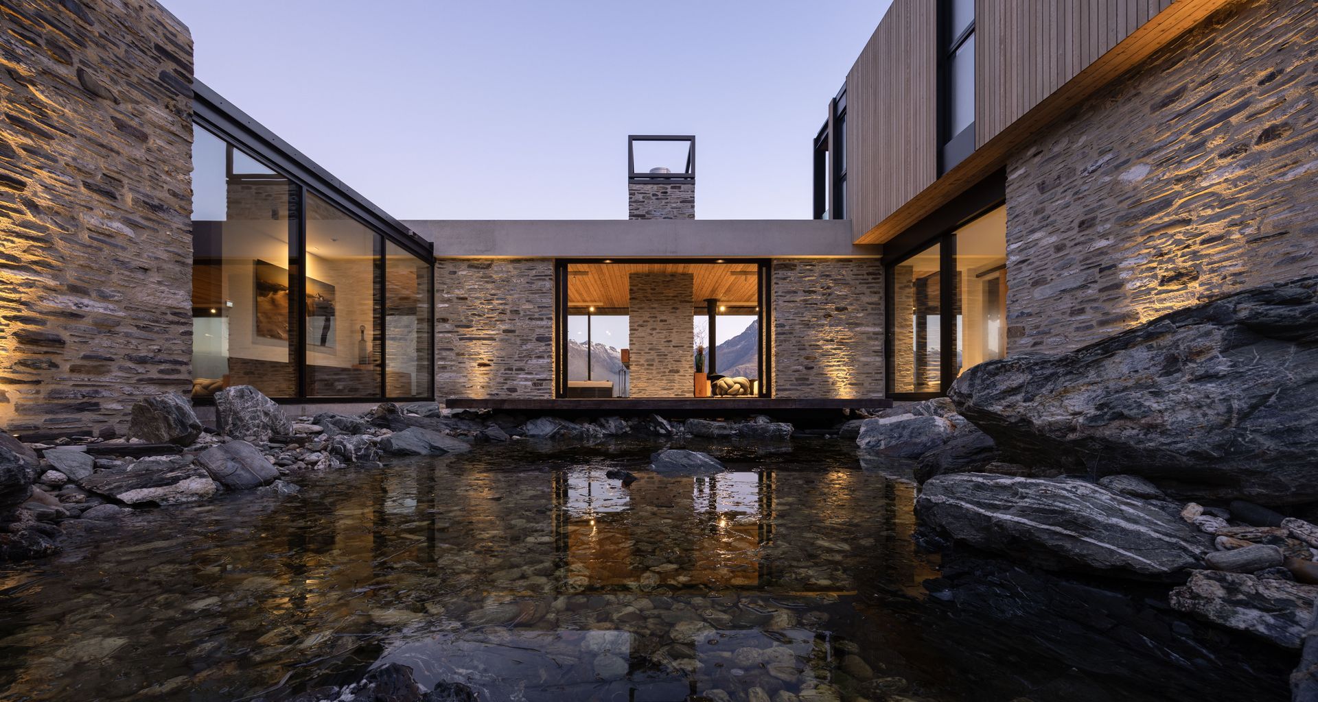 Moke Lake House banner