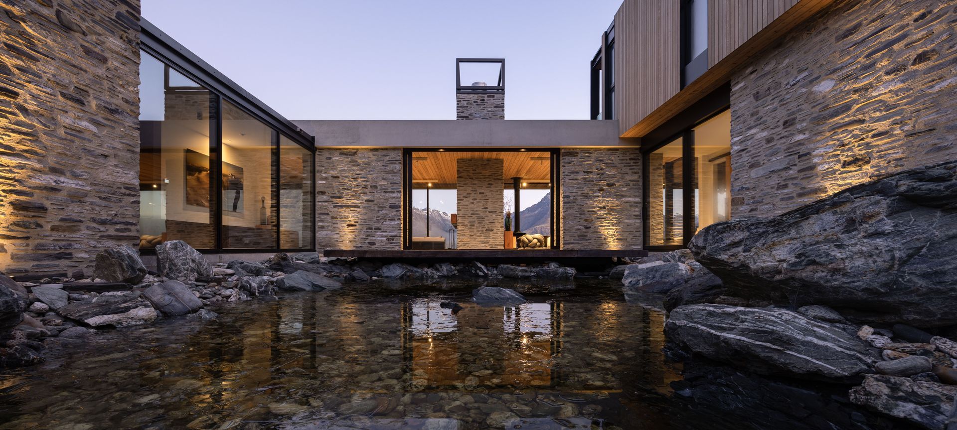 Moke Lake House banner