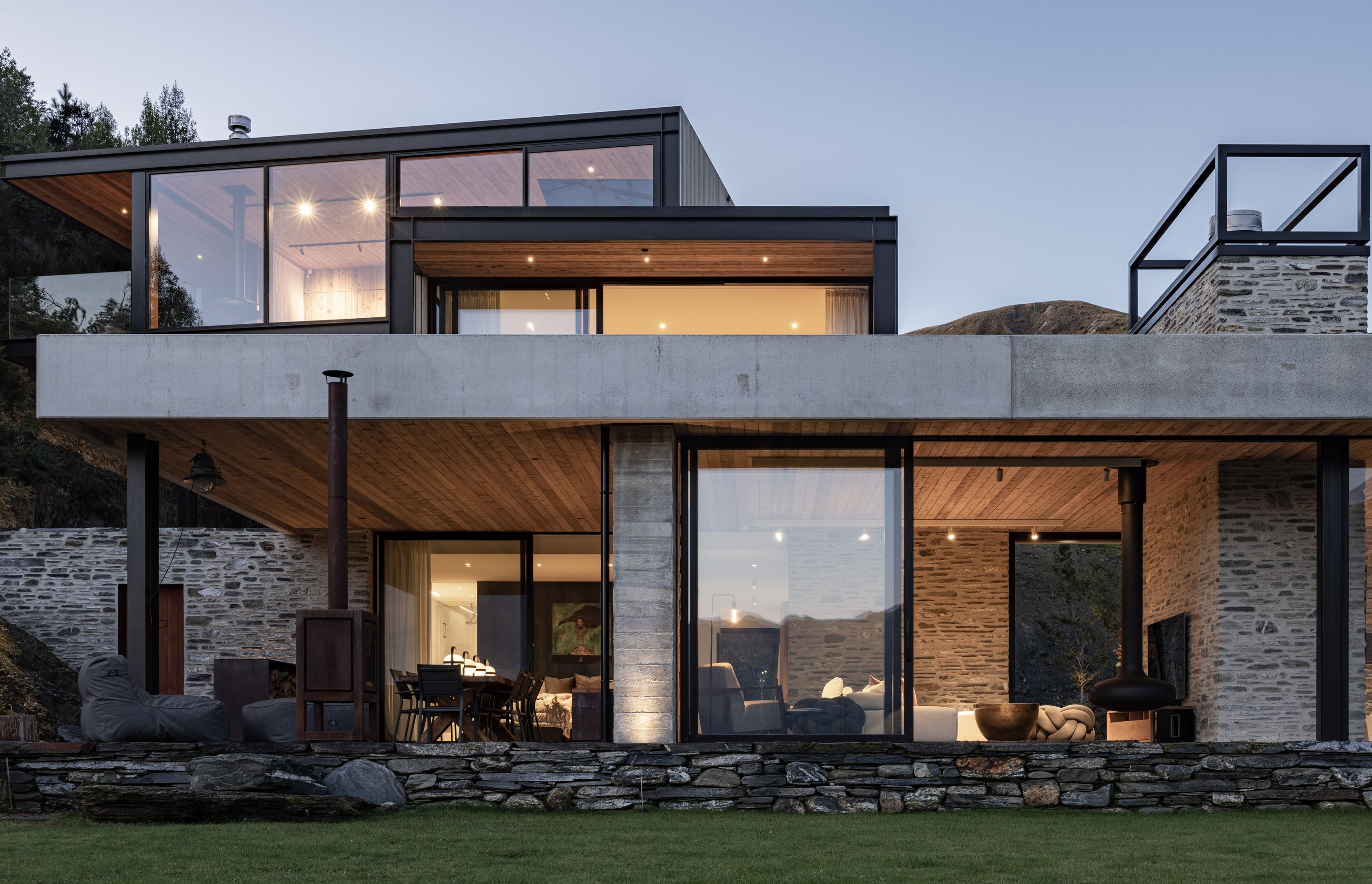 kerton-two-story-steel-concrete-glass-house-20.jpg