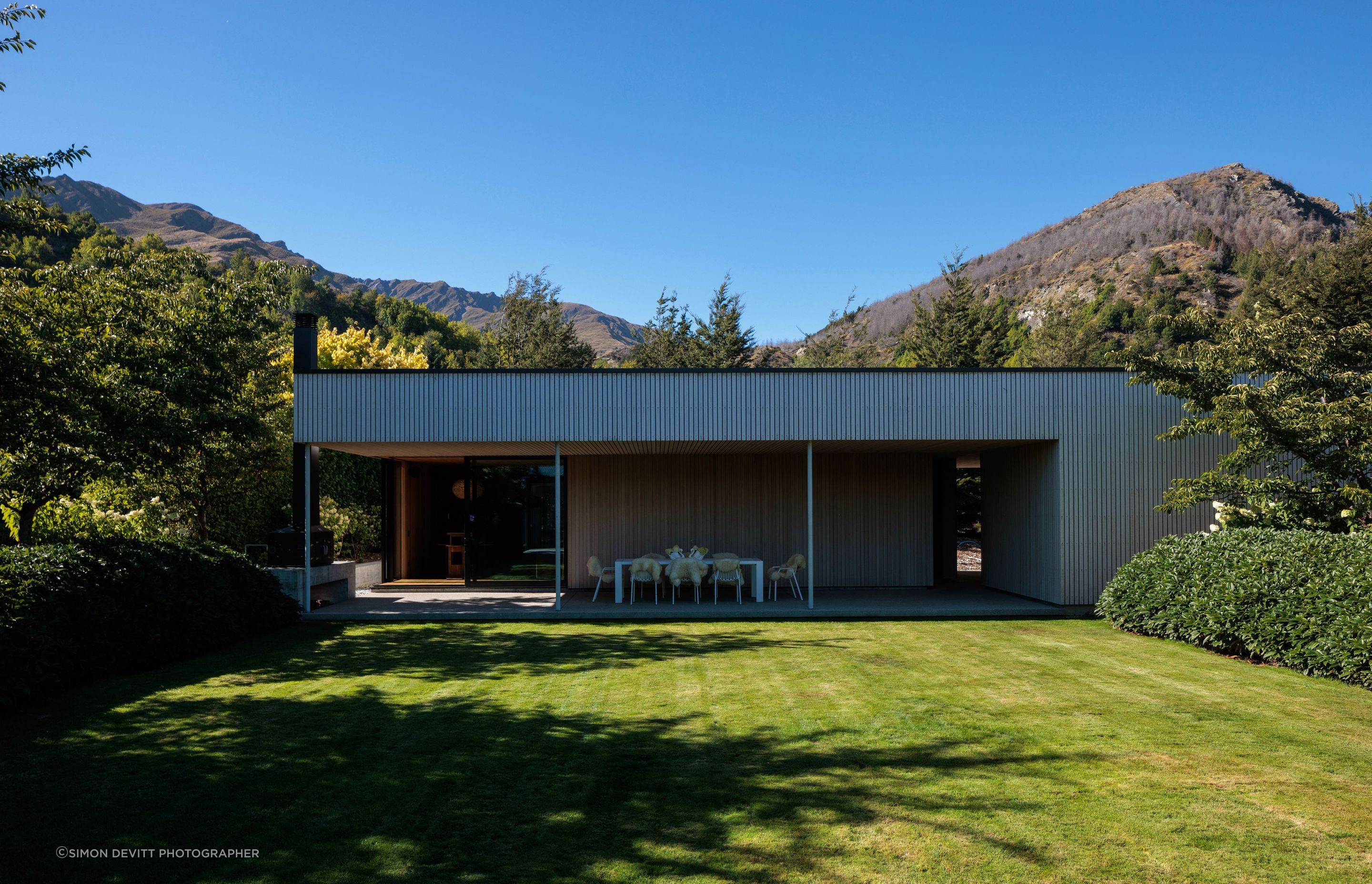ourhouseouthousefromhousesimondevitt10.jpg