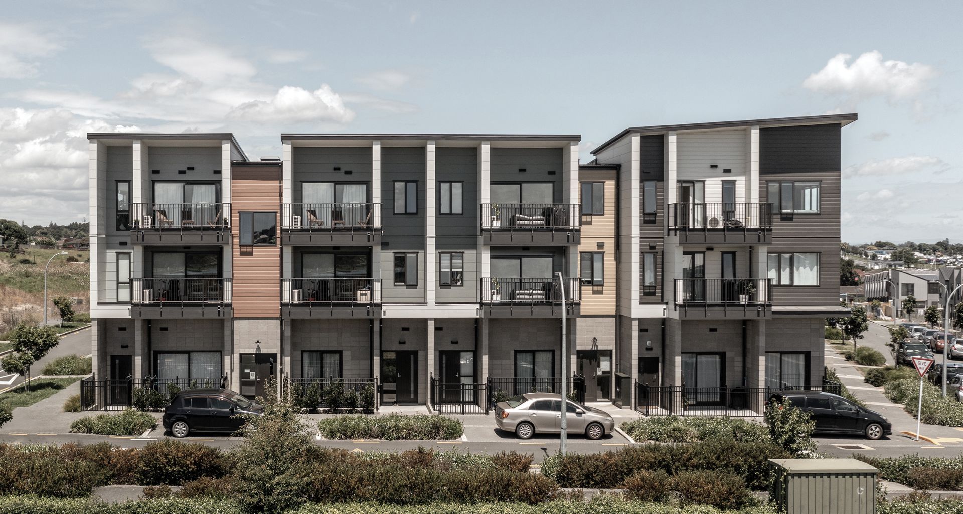 Pacific Gardens Apartments banner
