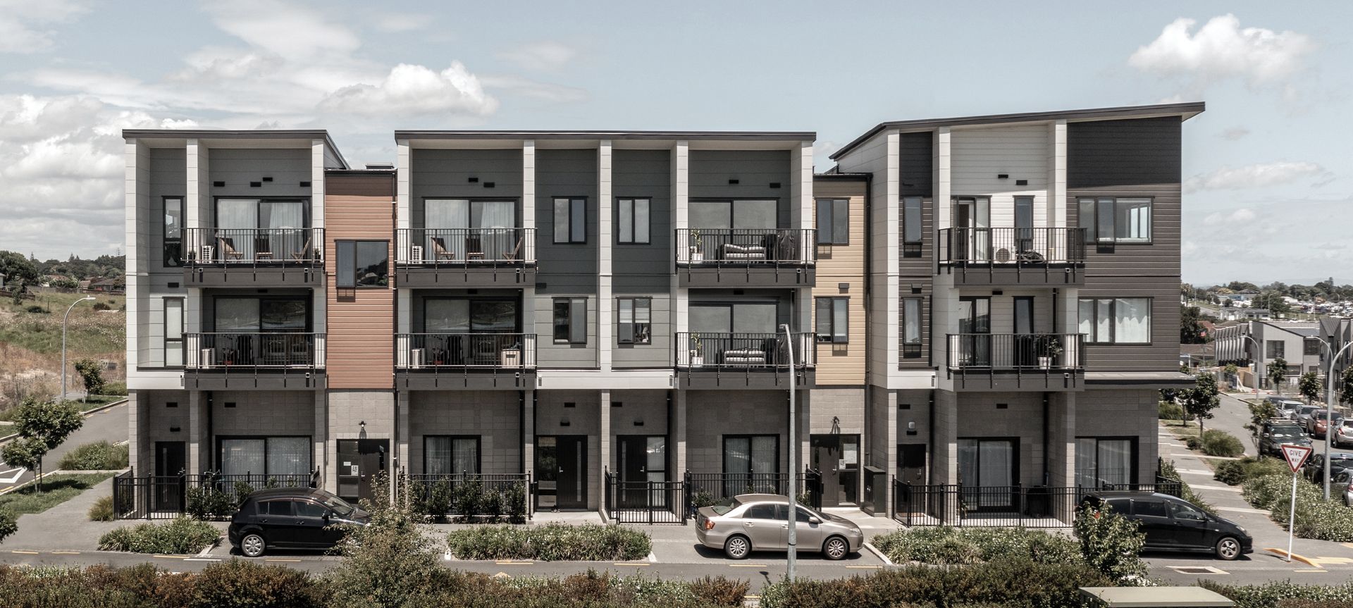 Pacific Gardens Apartments banner