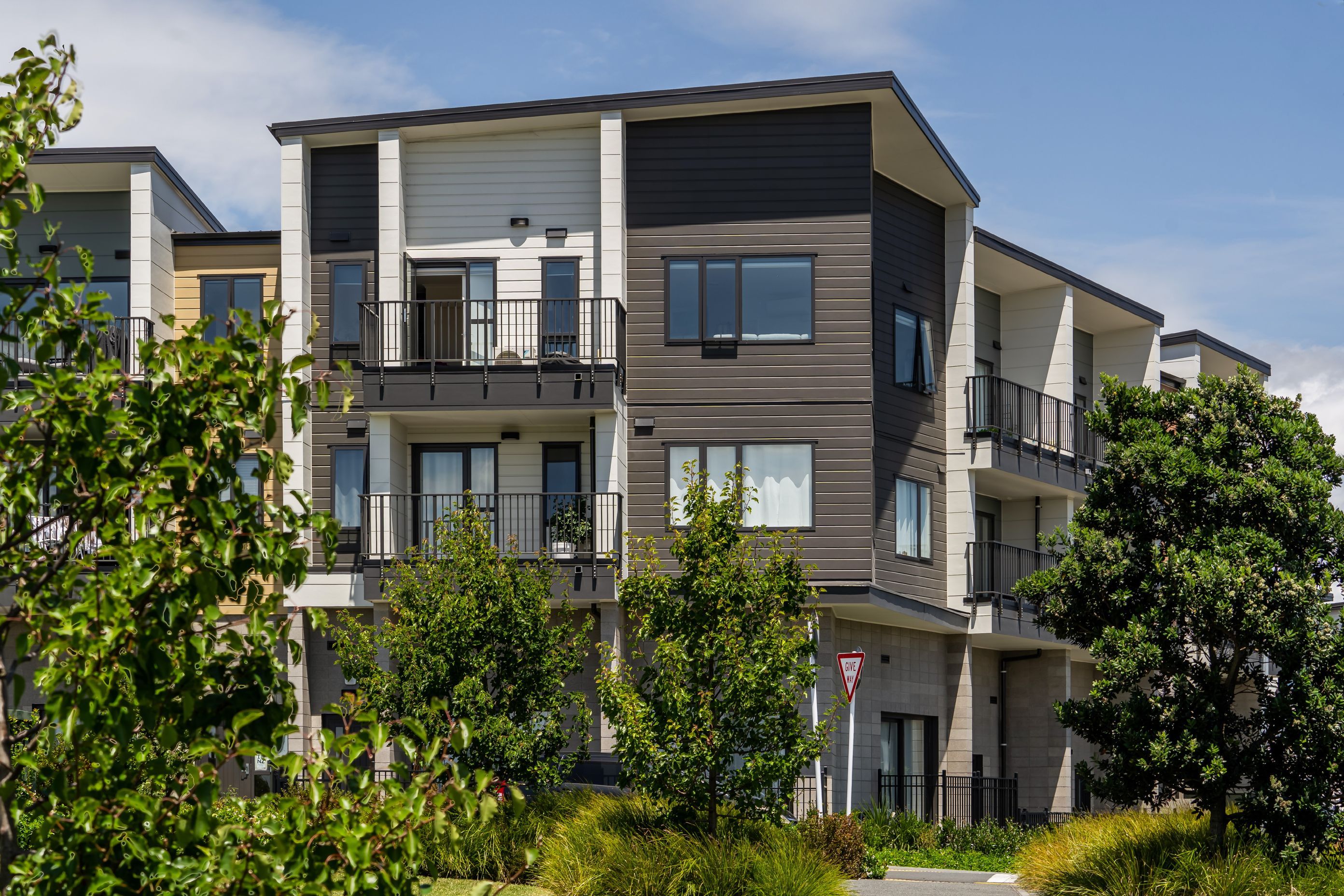 Pacific Gardens Apartments