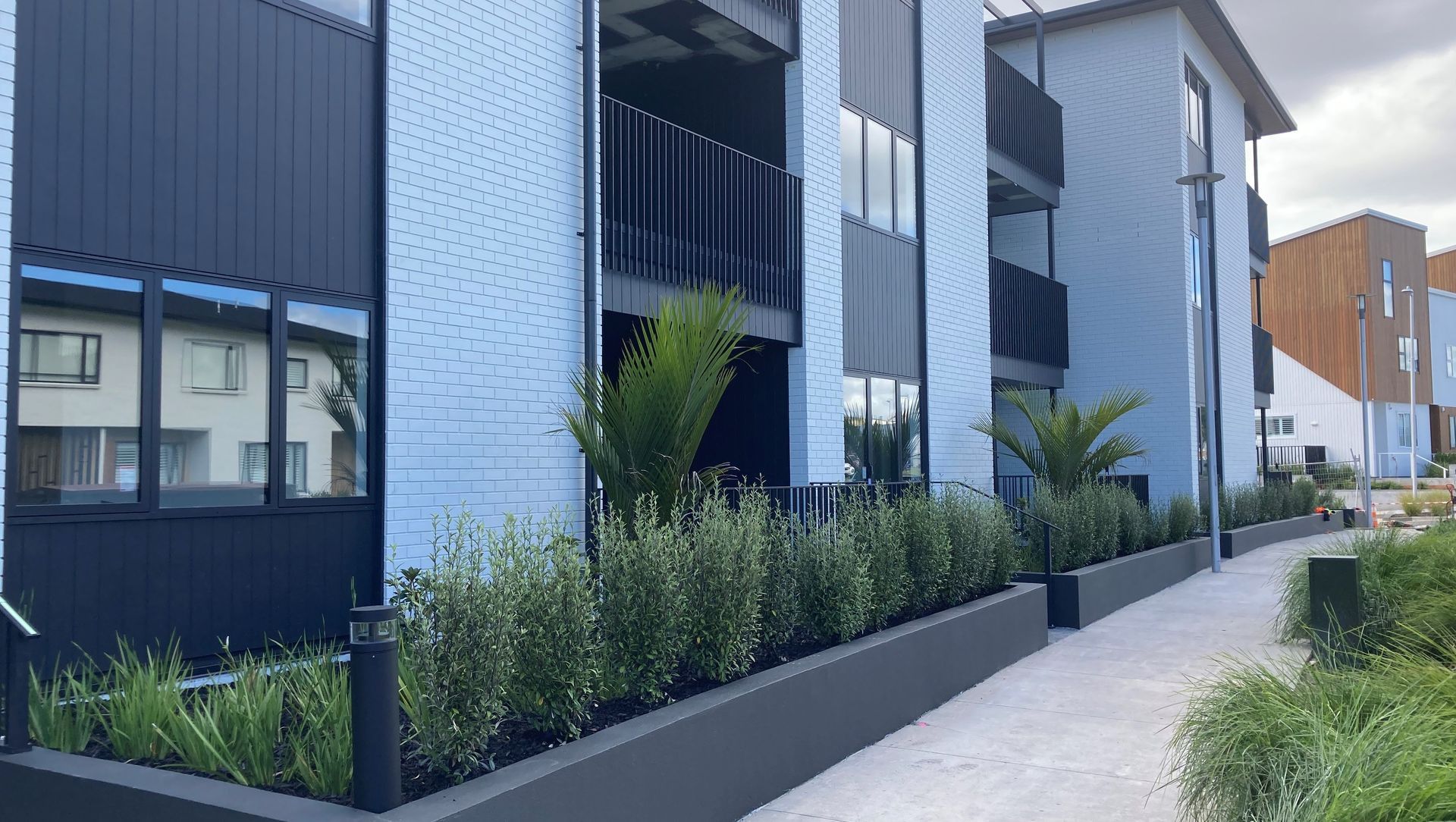 Edgewater Apartments, Ellerslie banner