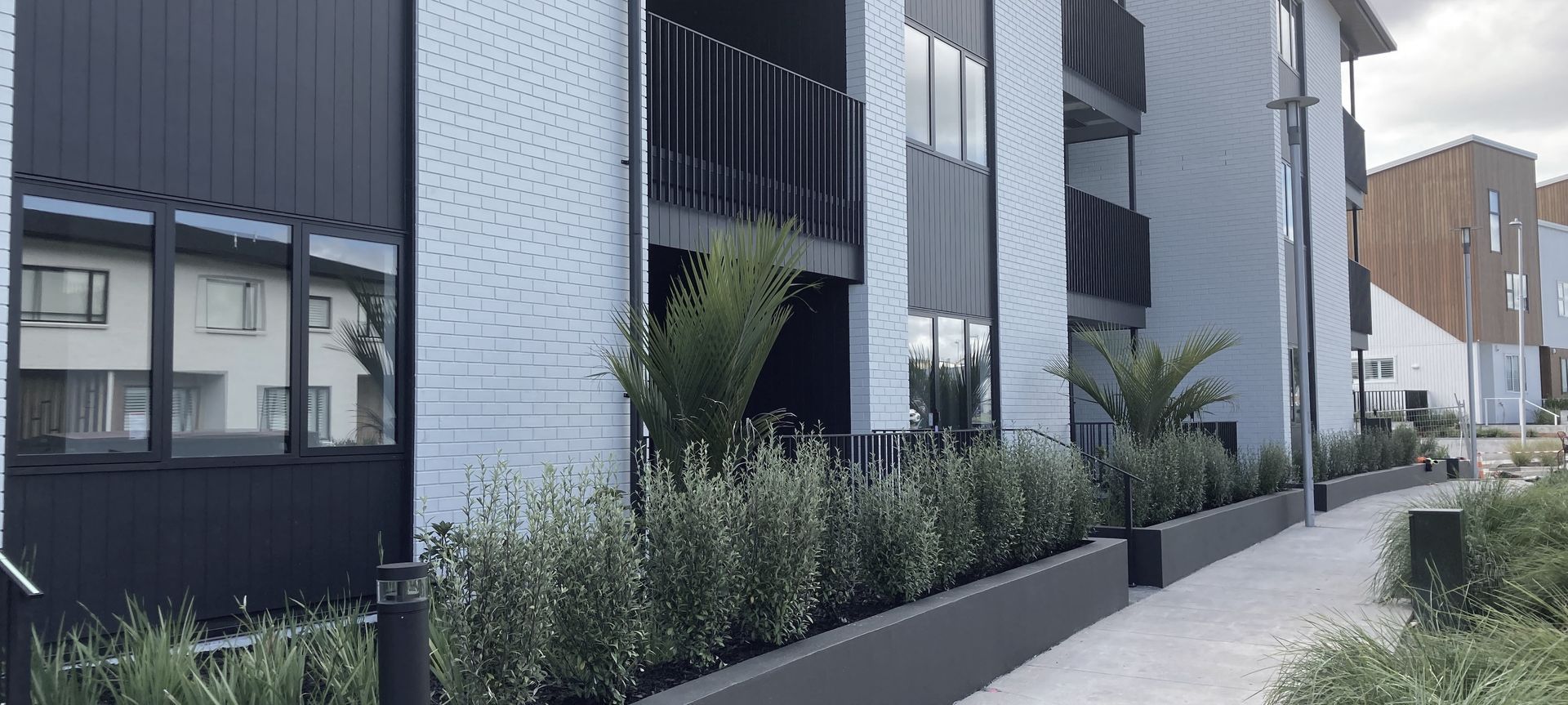 Edgewater Apartments, Ellerslie banner