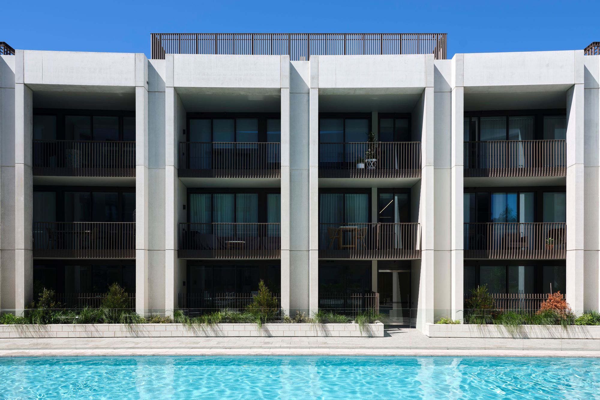 1806-SDS-Nautilus-10-Courtyard-Pool-RP.jpg