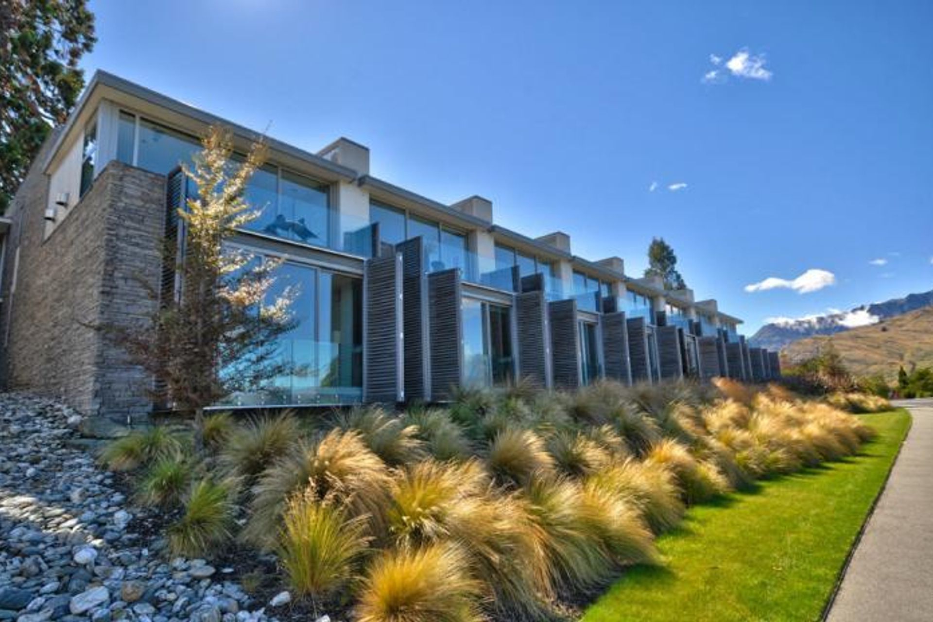 Pounamu Apartments