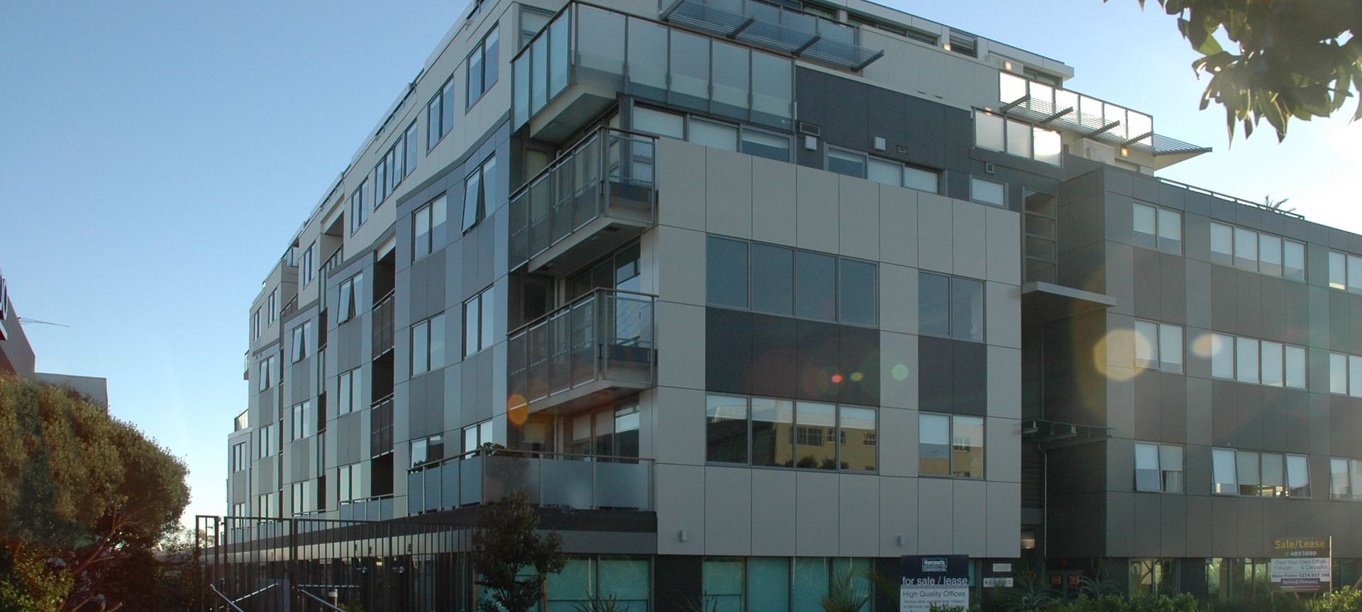 Maison banner