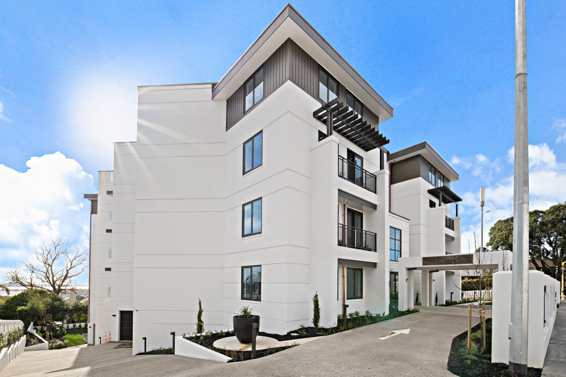 Fong Apartments