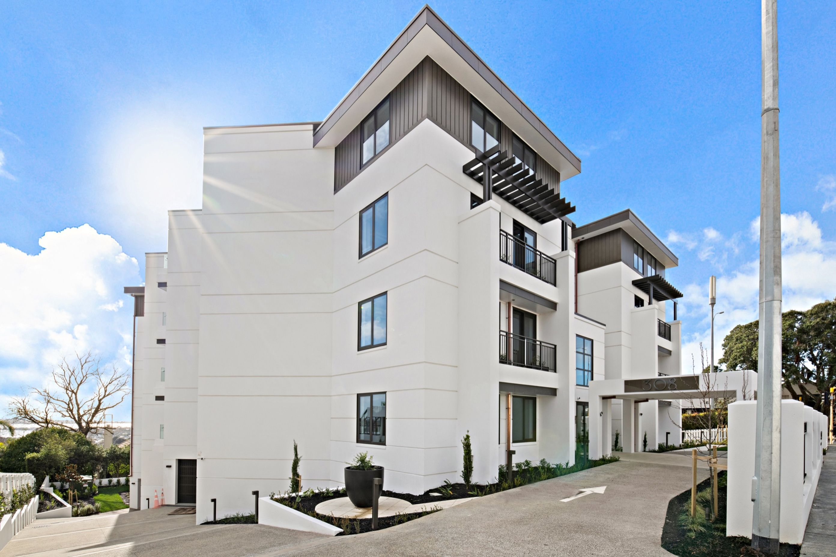 Fong Apartments