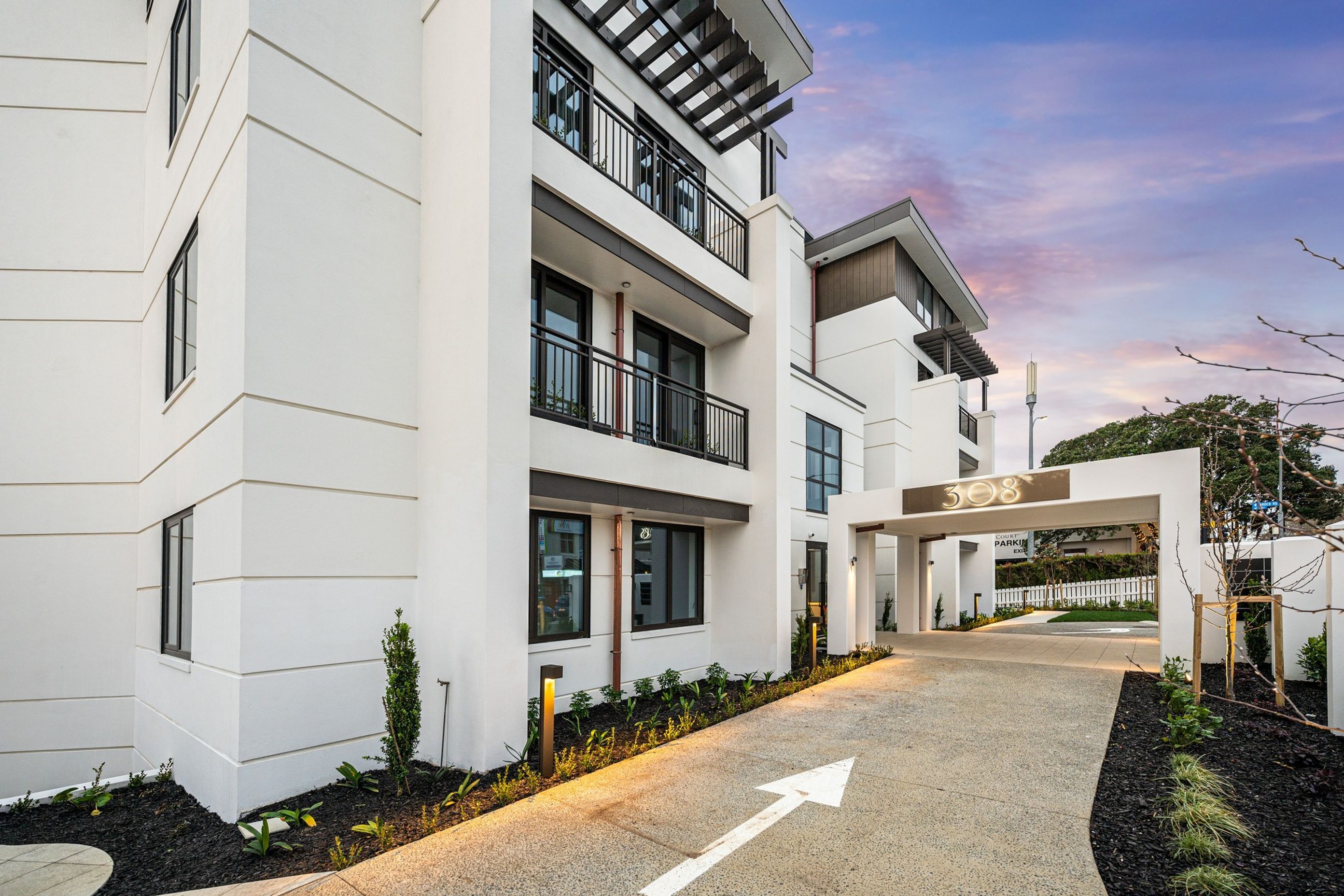Fong Apartments