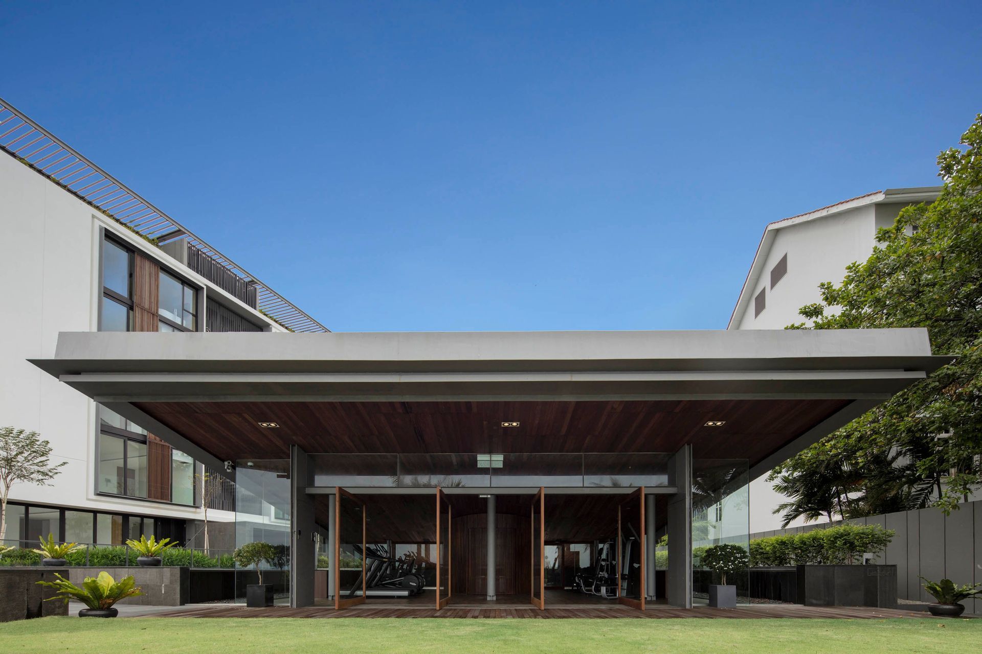 40A2512-v2-lo-res.jpg