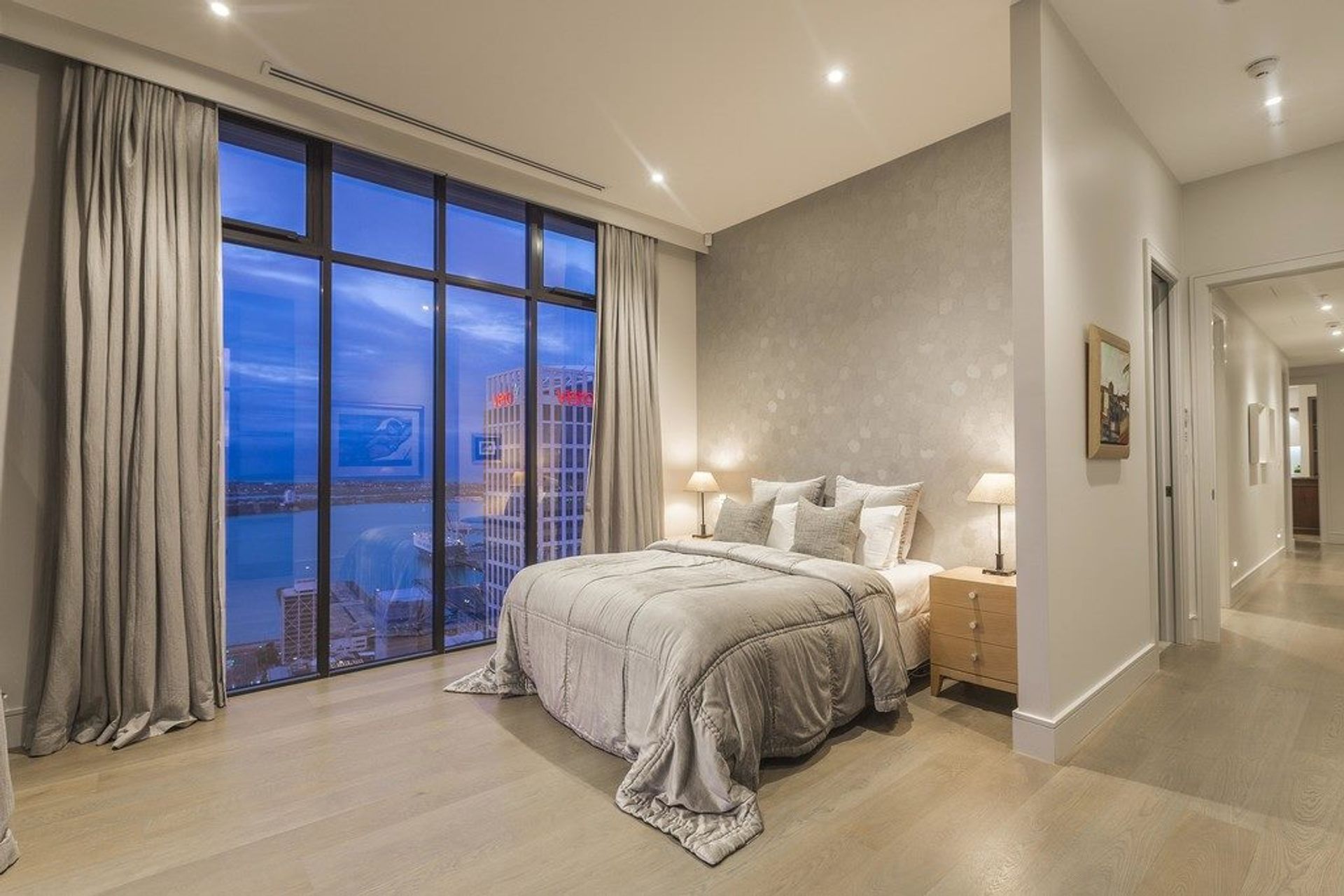 Metropolis Luxury Penthouse