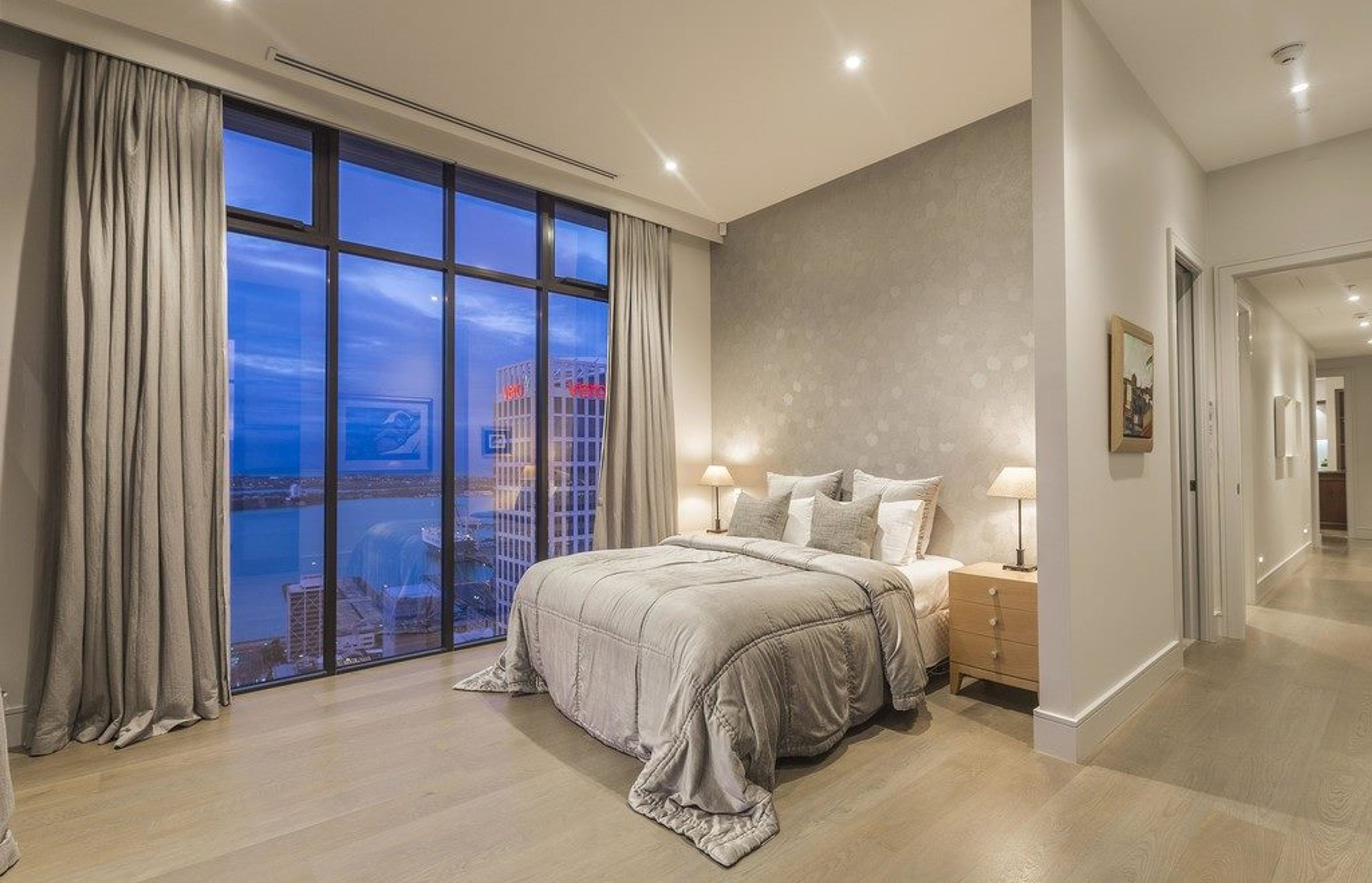 Metropolis Luxury Penthouse
