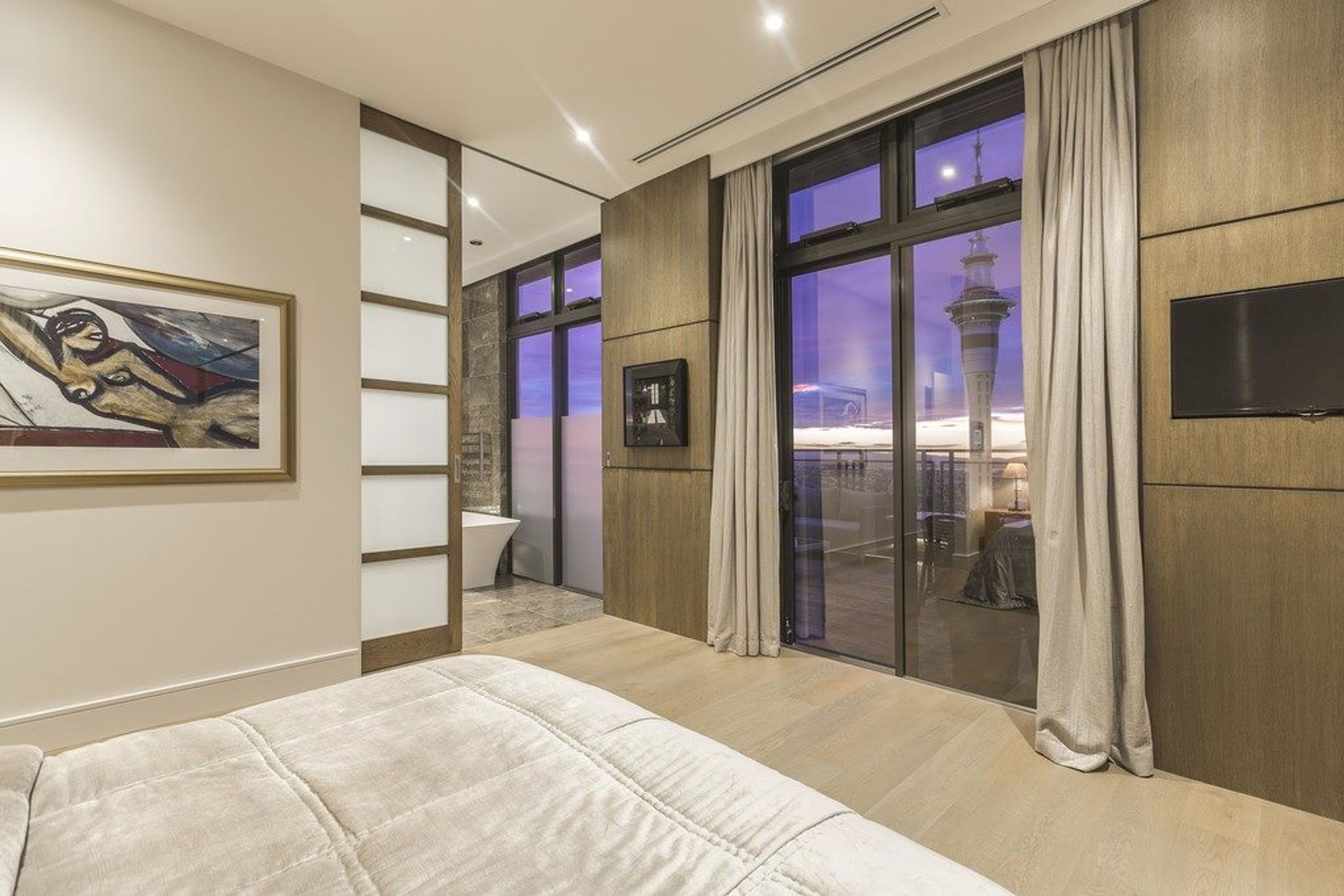 Metropolis Luxury Penthouse