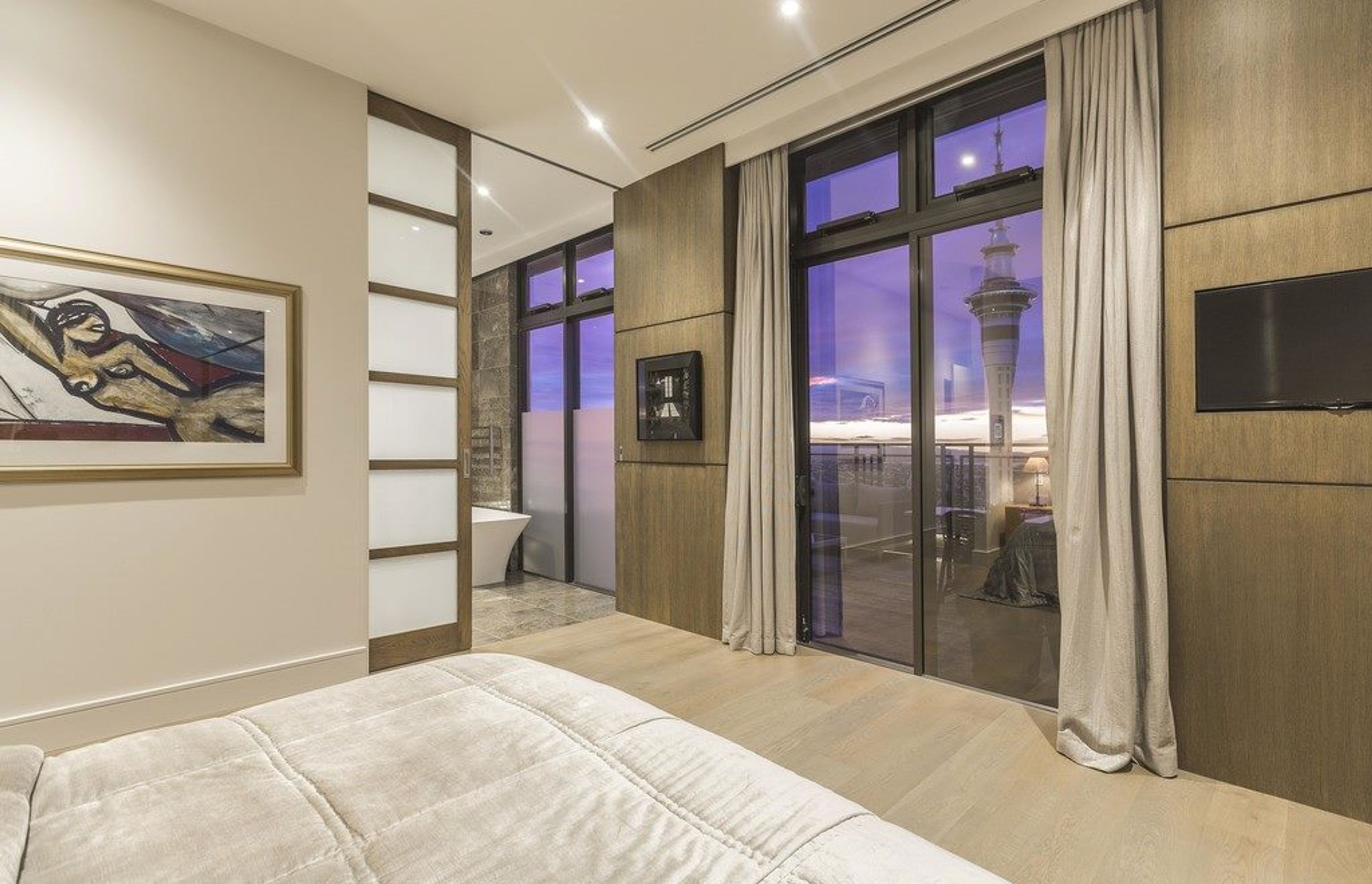 Metropolis Luxury Penthouse