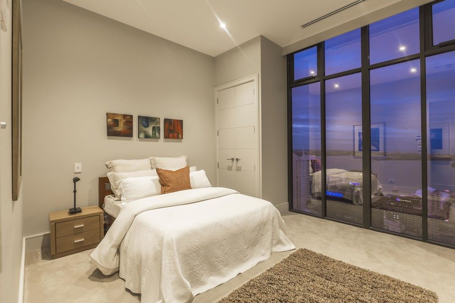 Metropolis Luxury Penthouse