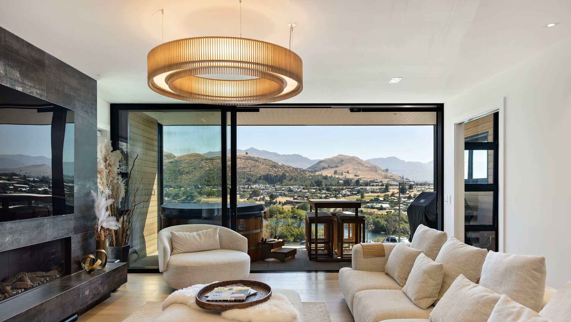 Queenstown Apartments banner