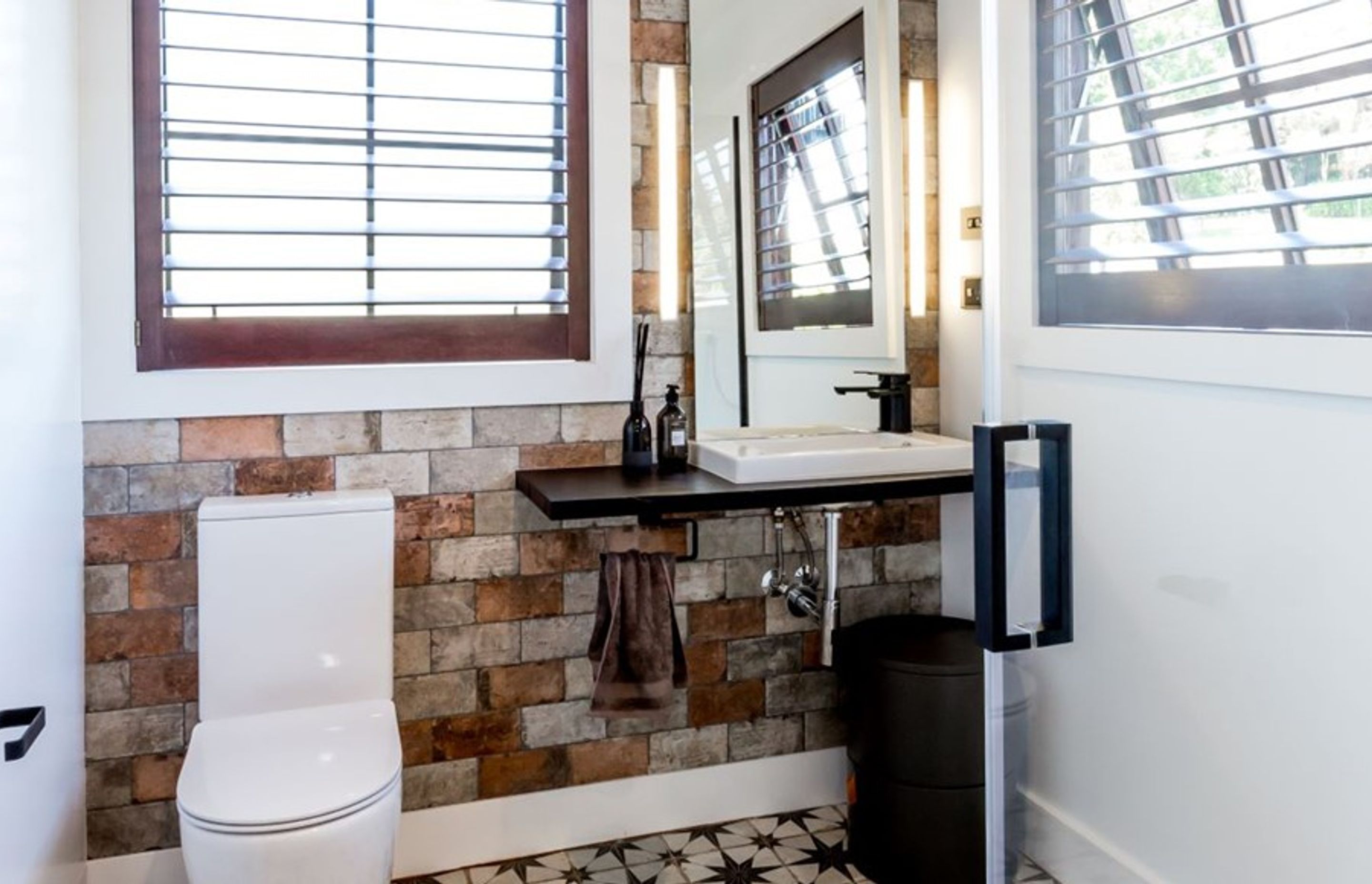 Style & Design In Waiheke Apartment