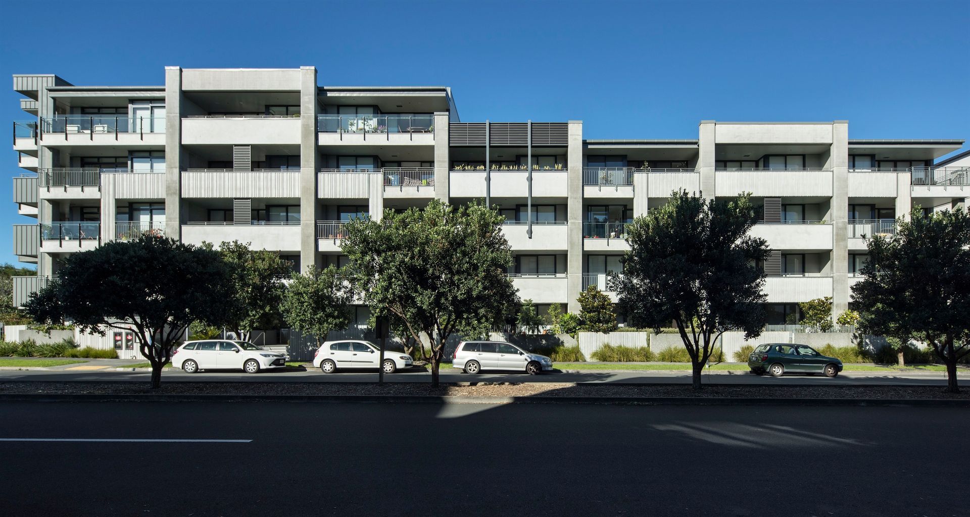 Saltus Apartments banner