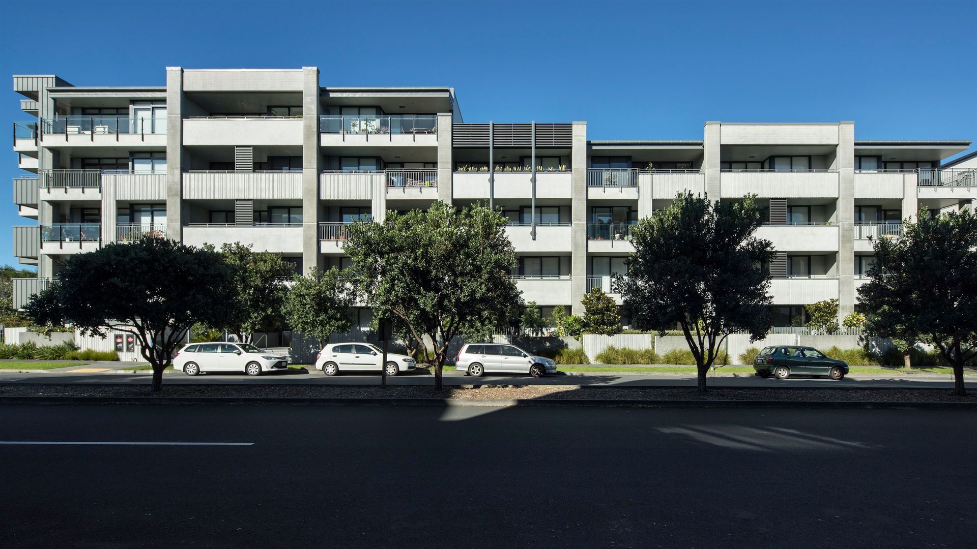 Saltus Apartments banner