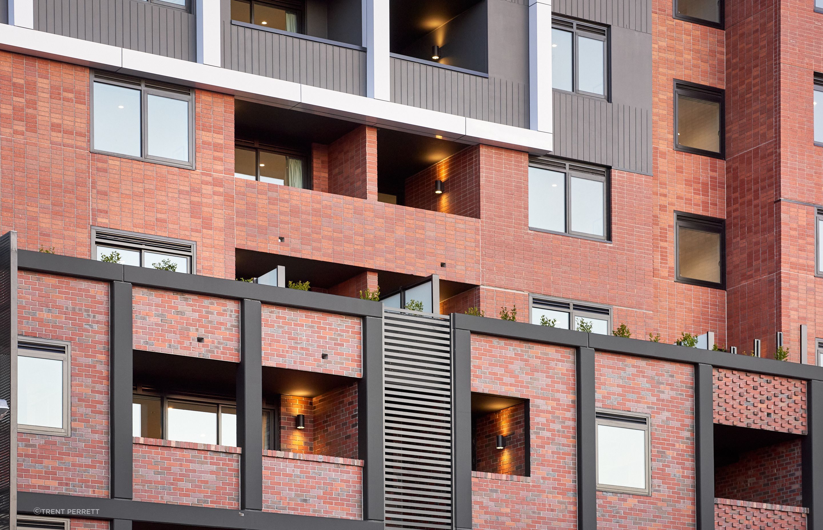 Brick-Inlay-facade-Quest-Rustic-Red-blend-brick-tiles.jpg
