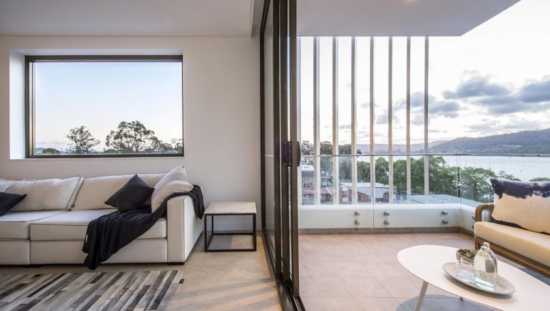 Capri Apartments banner