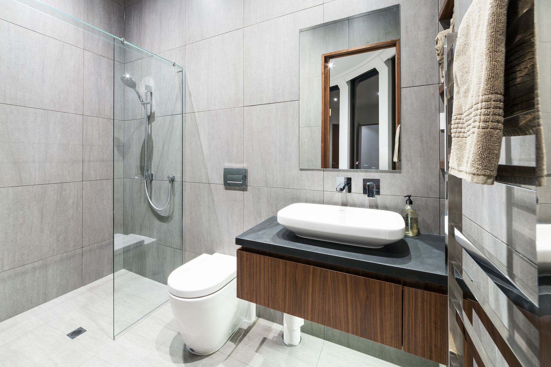 Metropolis Luxury Apartment