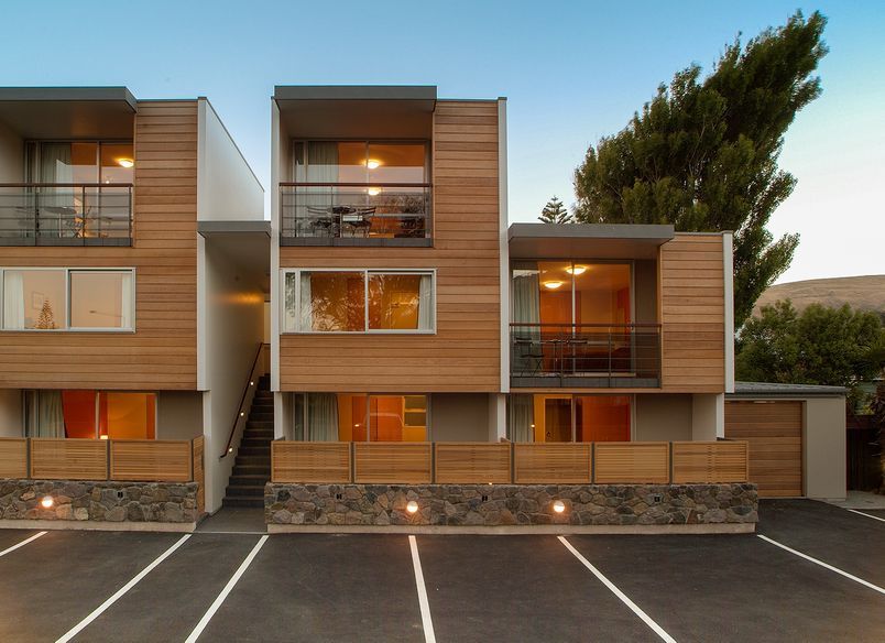 Sumner Bay Motel