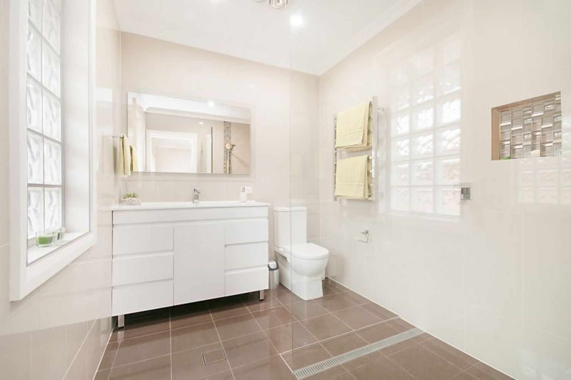 The Esplanade, Ettalong Beach