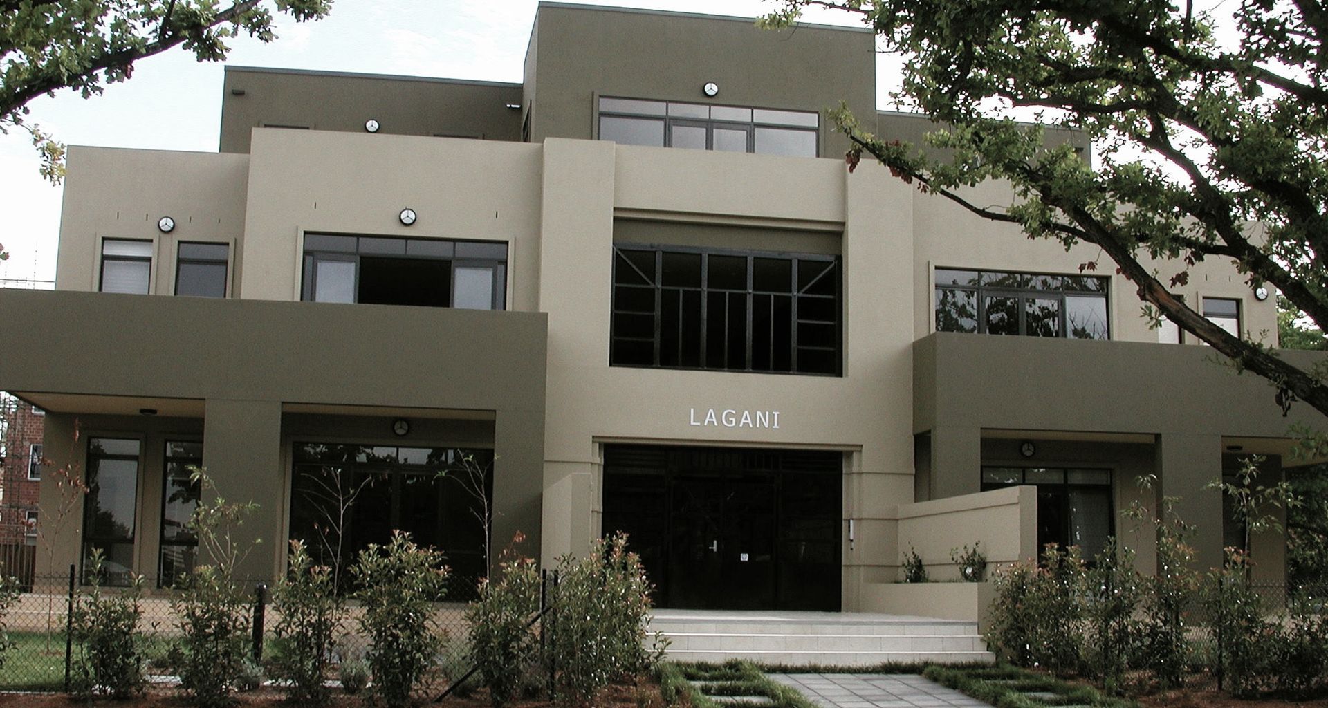 Lagani banner