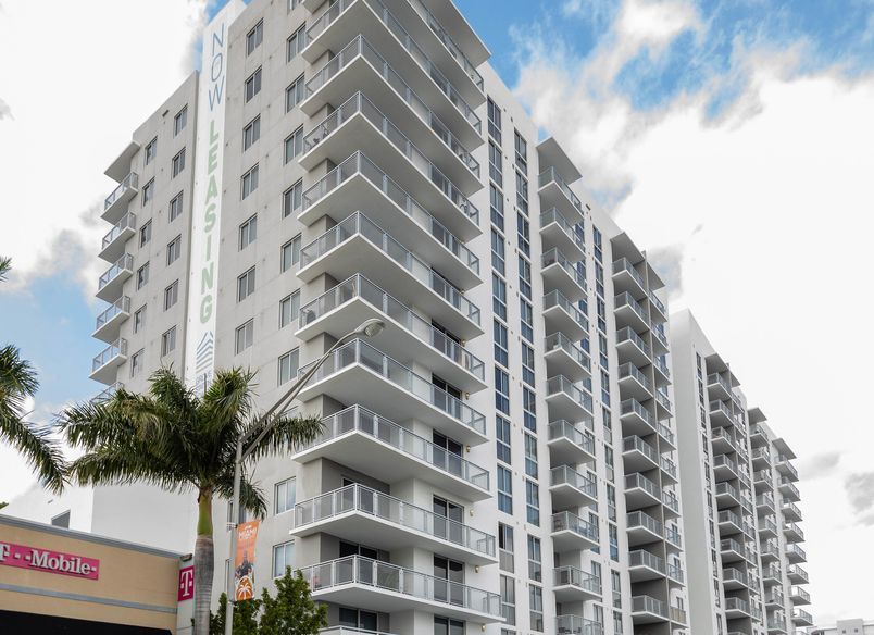 Apartment Balcony's Wire Mesh Balustrades