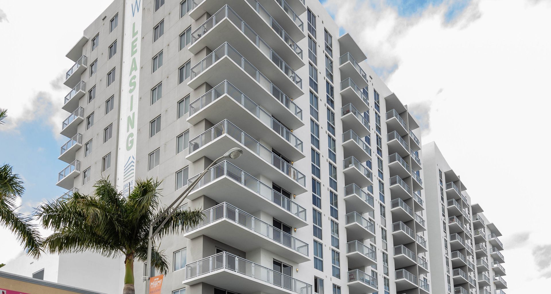 Apartment Balcony's Wire Mesh Balustrades banner