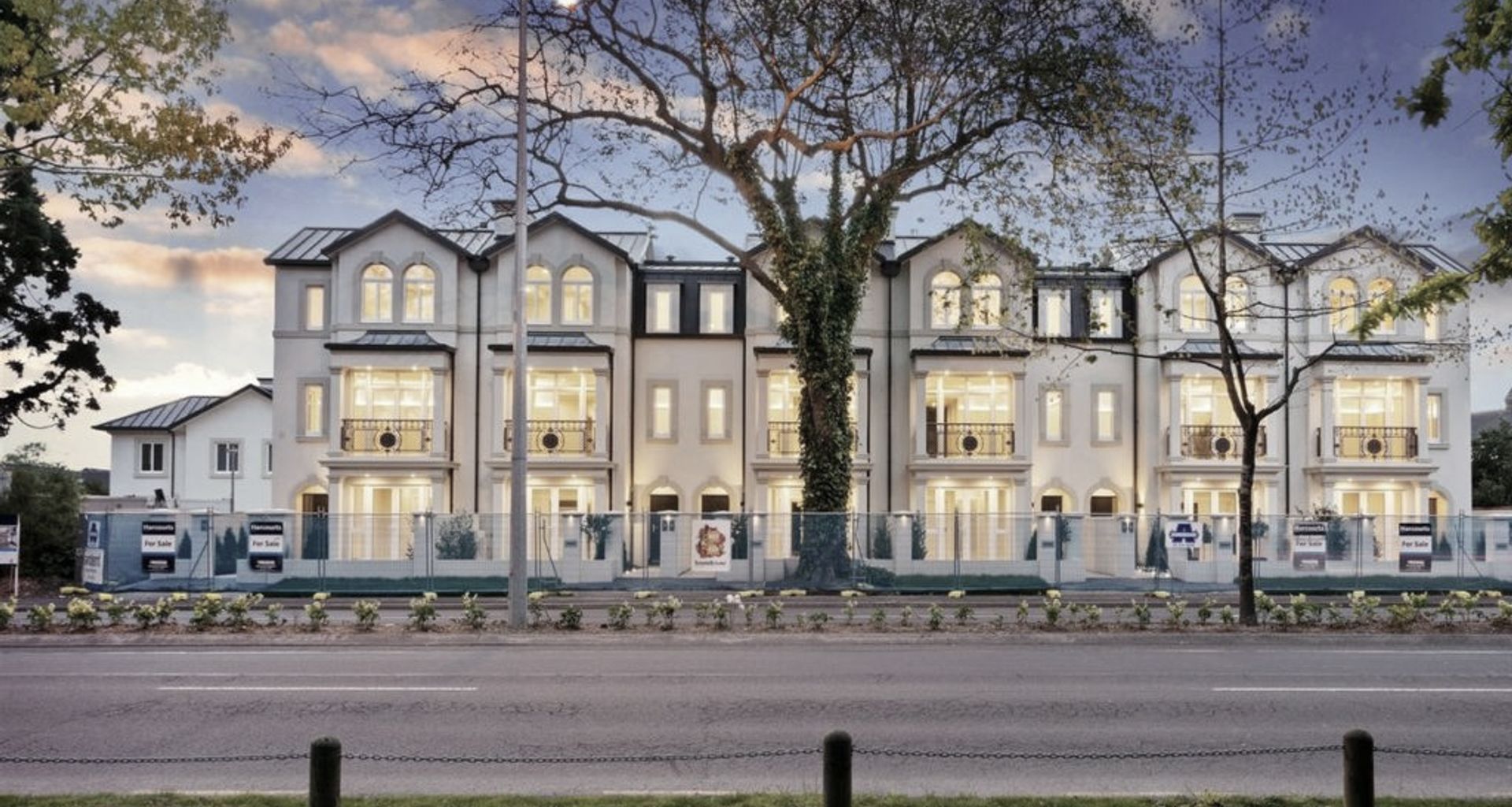 Ayr Street, Hagley Park banner