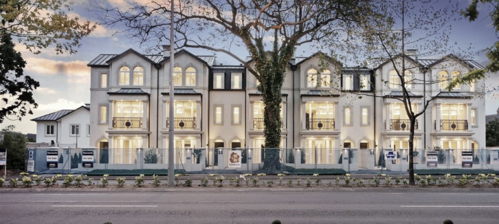 Ayr Street, Hagley Park banner