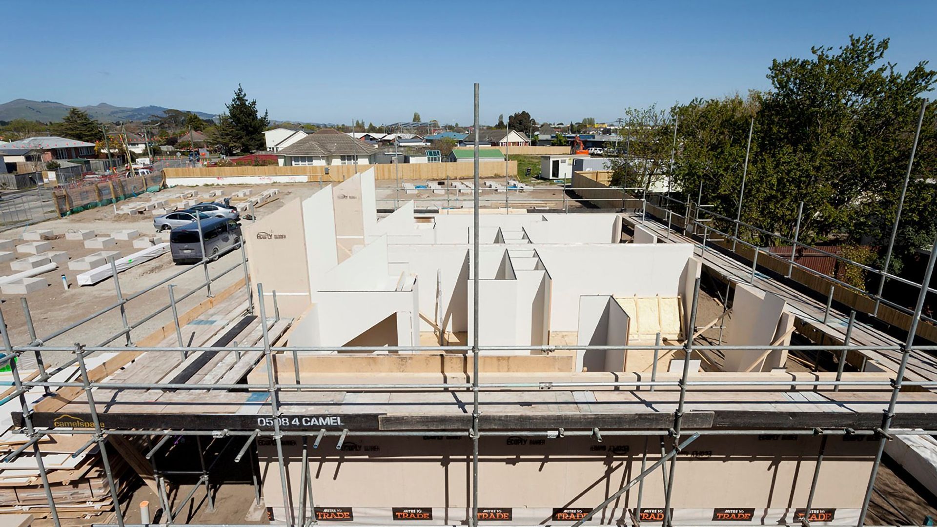 Durapanel IT Wall System gives builders speed, strength, and adaptability advantages. banner