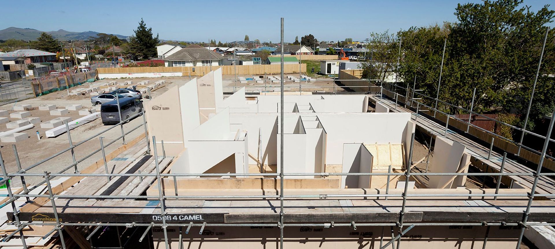Durapanel IT Wall System gives builders speed, strength, and adaptability advantages. banner