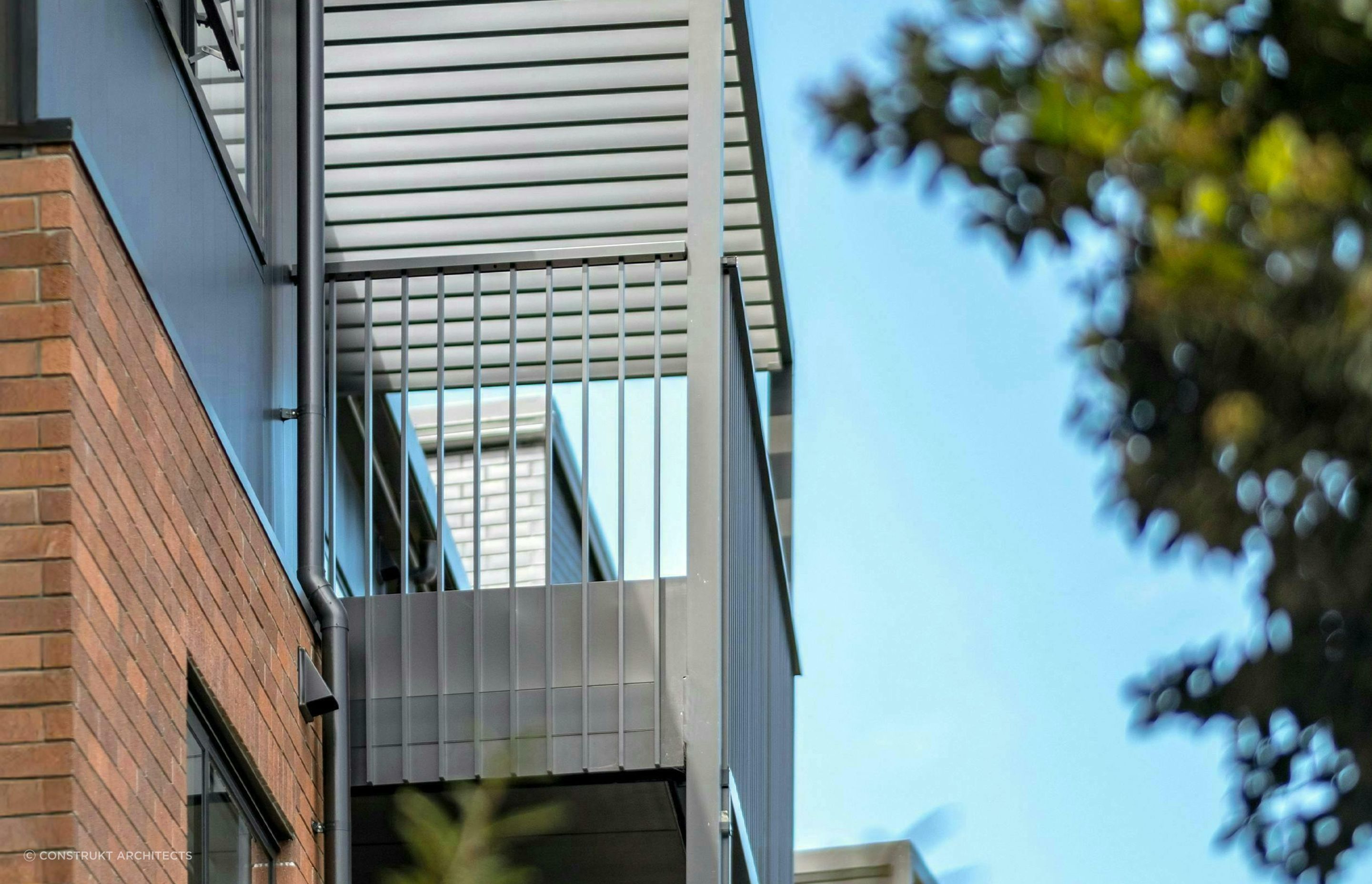 Kaweka-ApartmentsModern-ApartmentsConstrukt-ArchitectsAucklandBalcony-closeup2025-06-17-035628zmlb.jpg