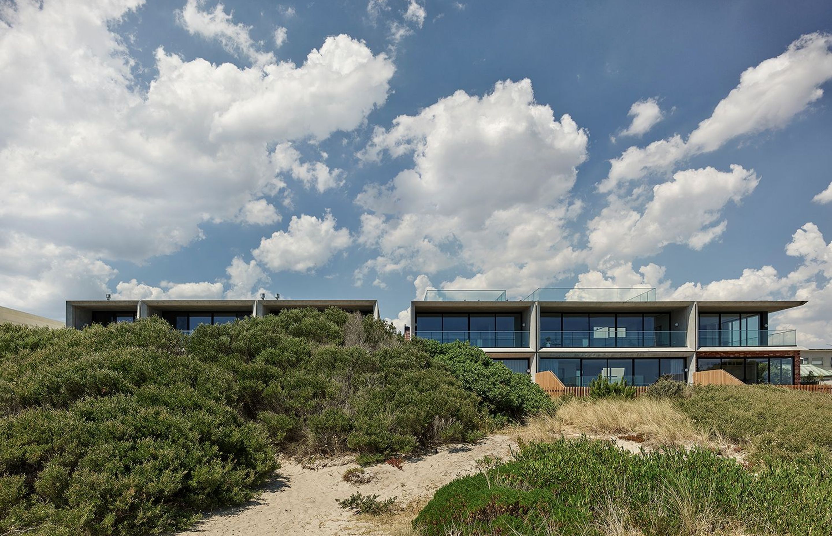 Azura, Aspendale