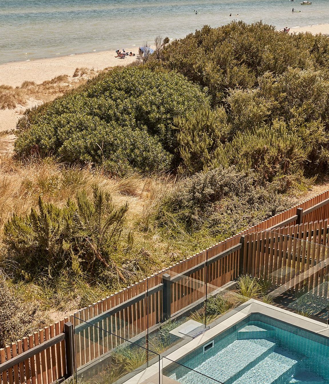 Azura, Aspendale