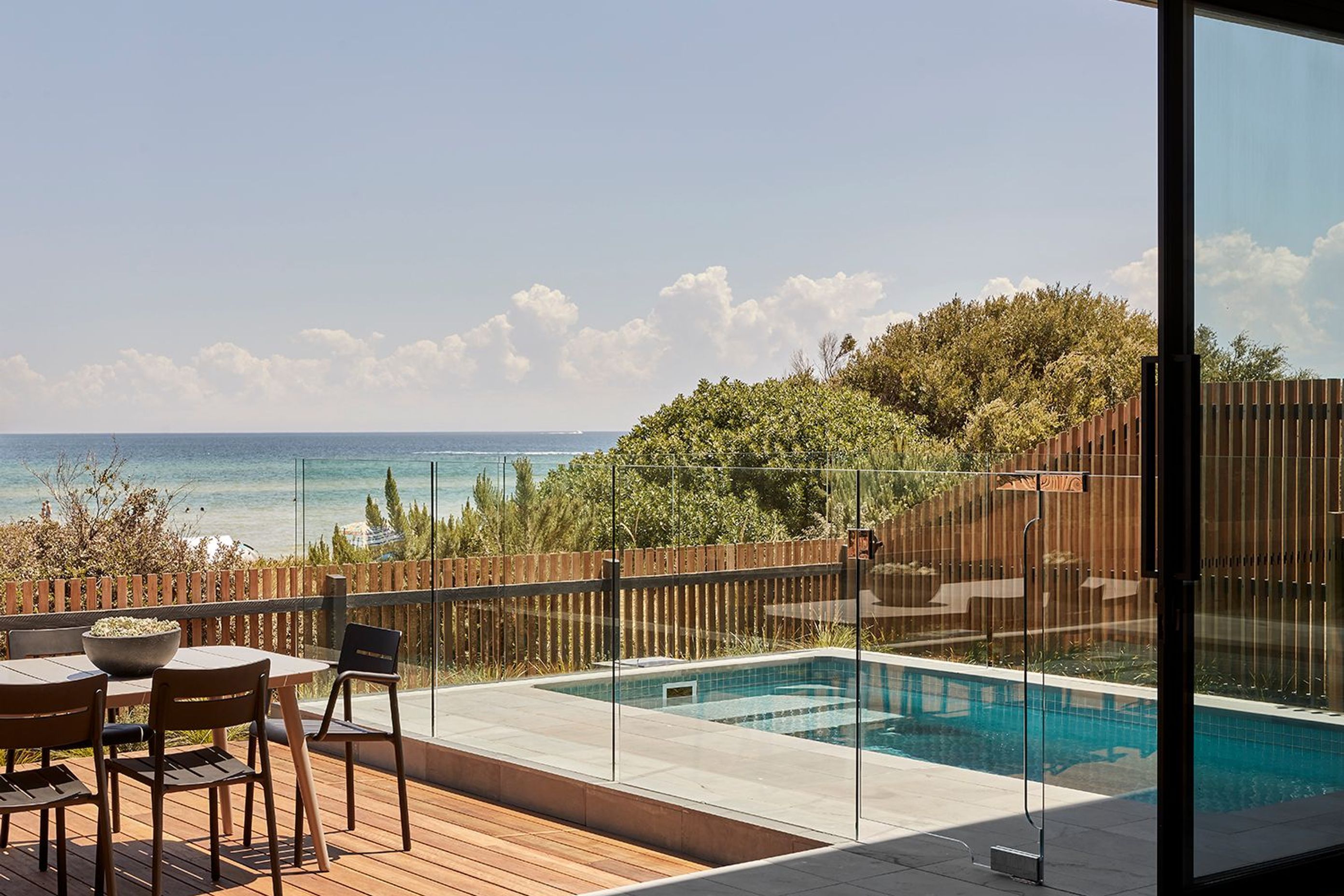 Azura, Aspendale