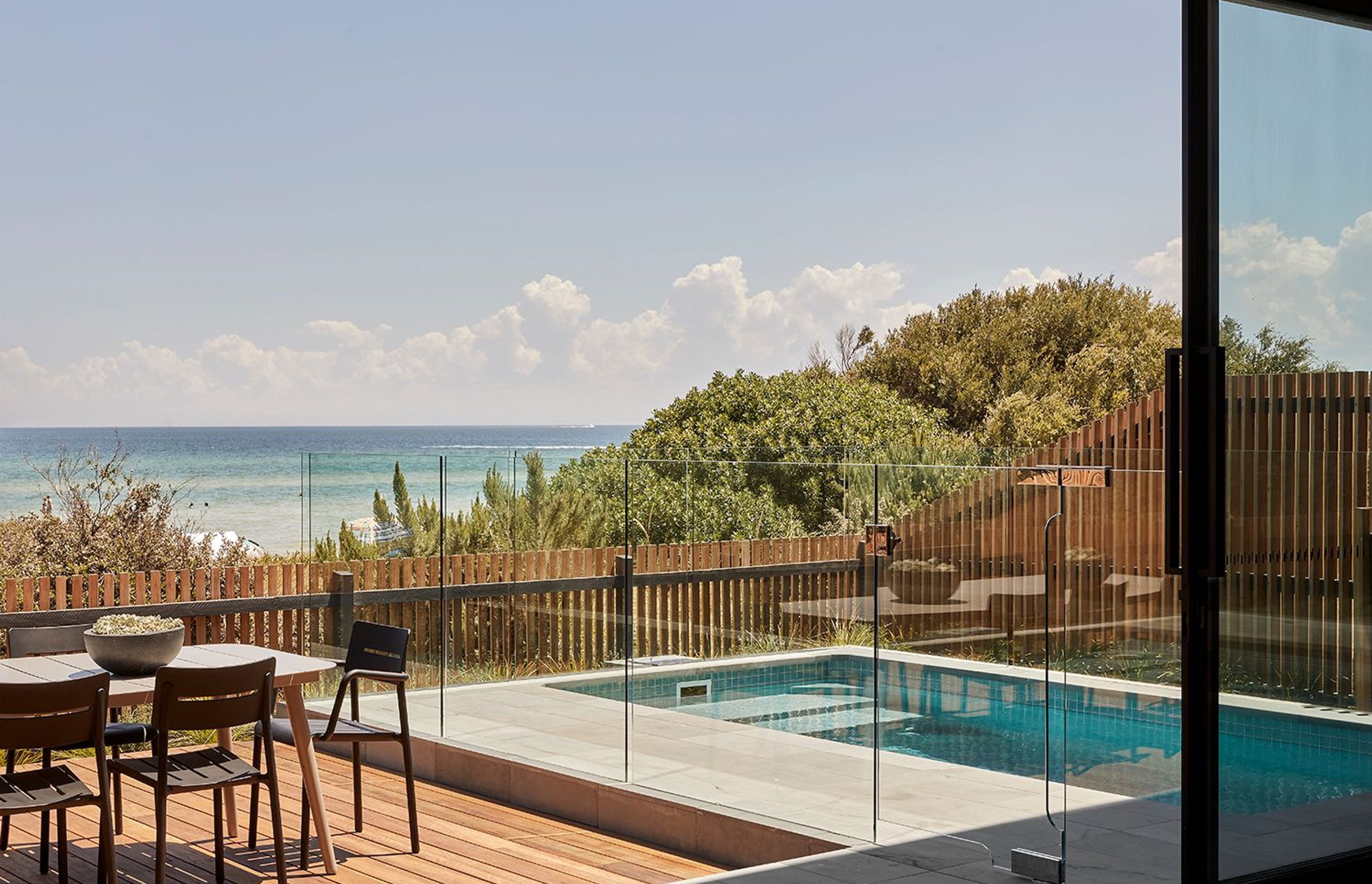 Azura, Aspendale